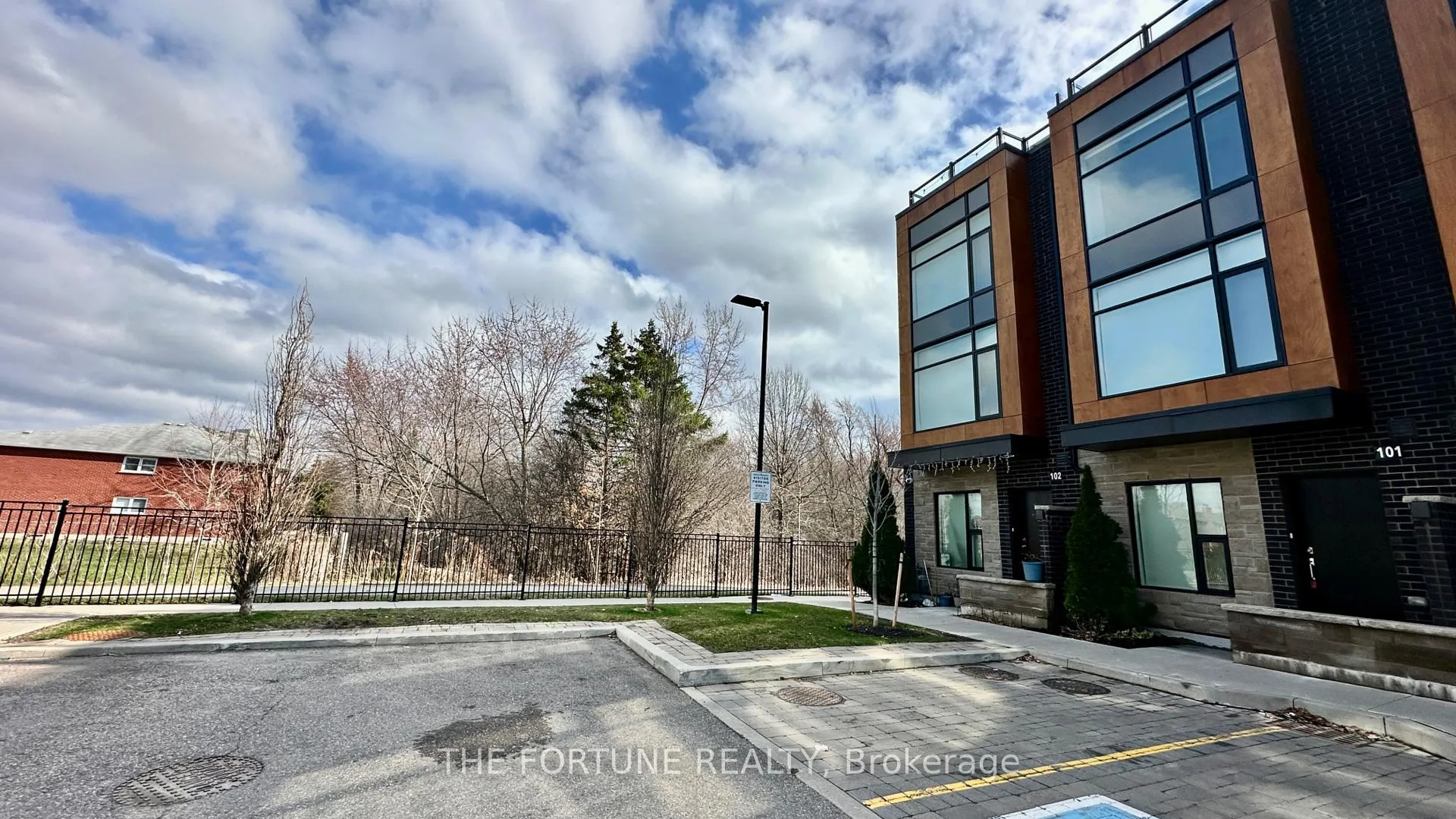 Photo 3 of Unit 101, 200 Malta Avenue, Brampton, Fletcher's Creek South — HOMEH