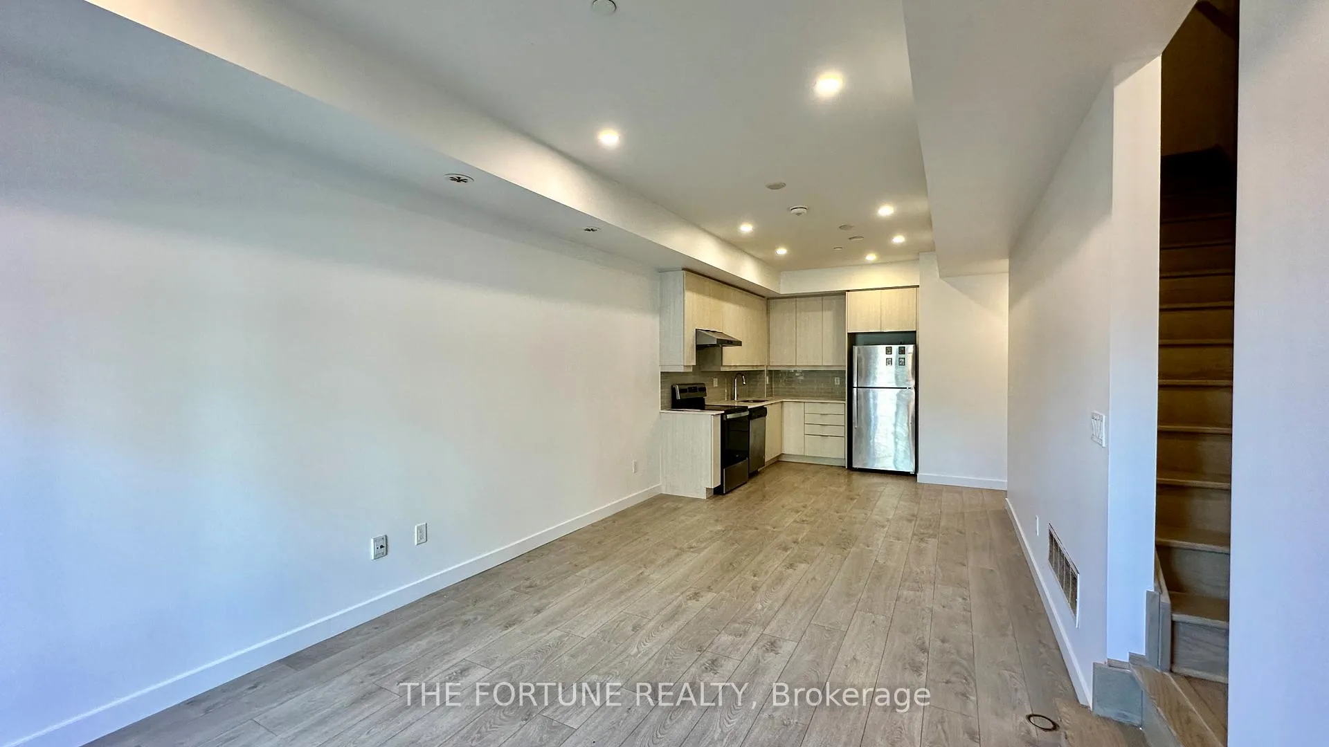 Photo 5 of Unit 101, 200 Malta Avenue, Brampton, Fletcher's Creek South — HOMEH