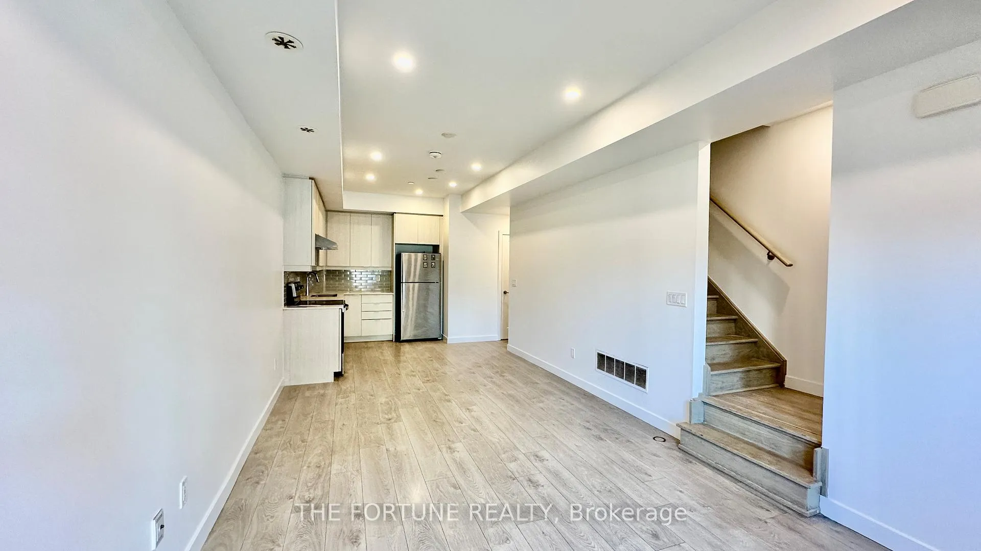 Photo 6 of Unit 101, 200 Malta Avenue, Brampton, Fletcher's Creek South — HOMEH
