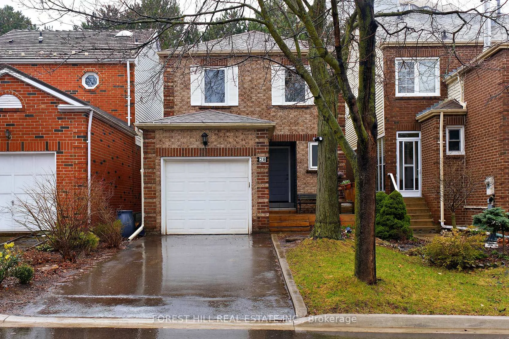 Front of 28 Lansbury Court