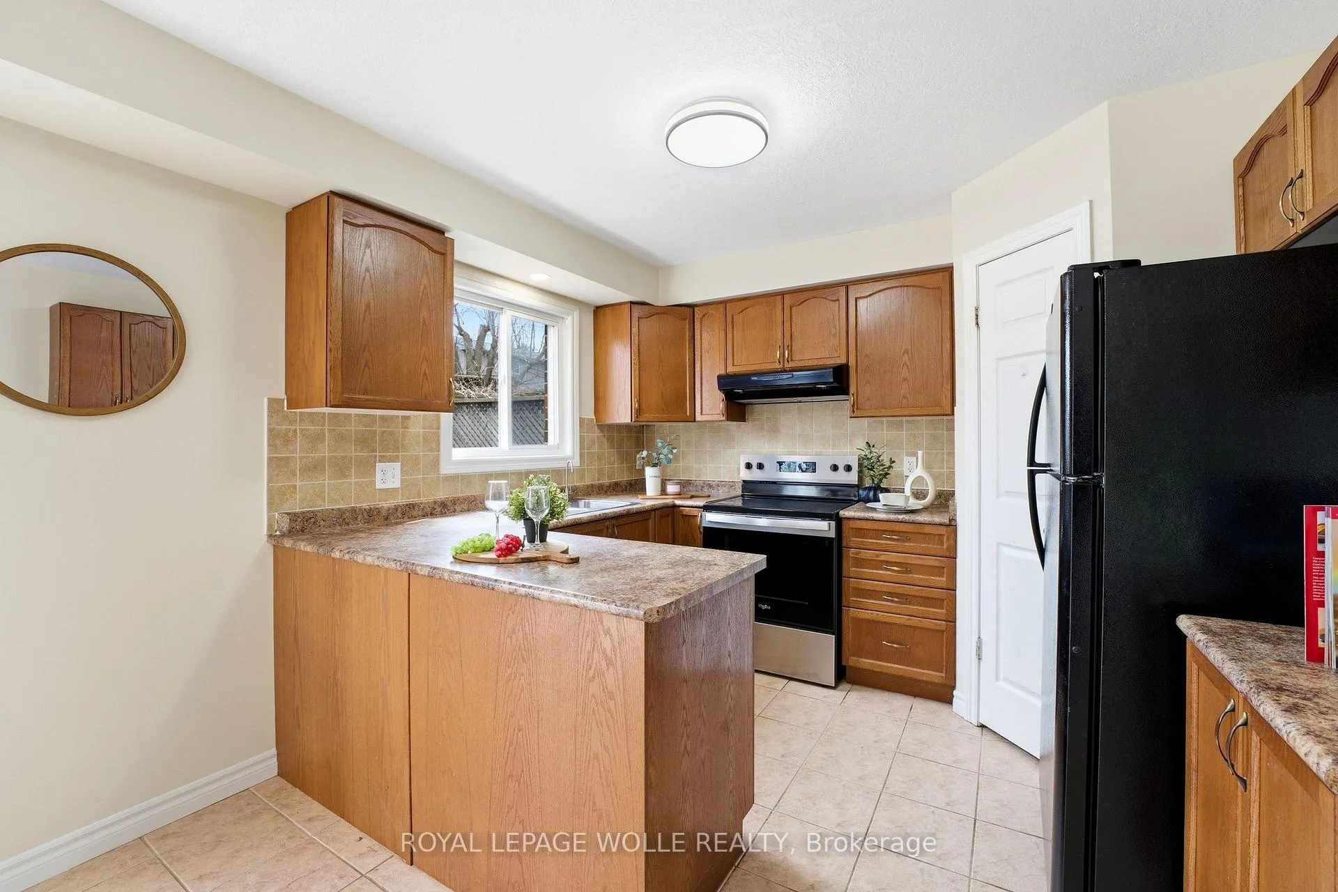 Photo 9 of 87 Ralgreen Crescent, Waterloo — HOMEH