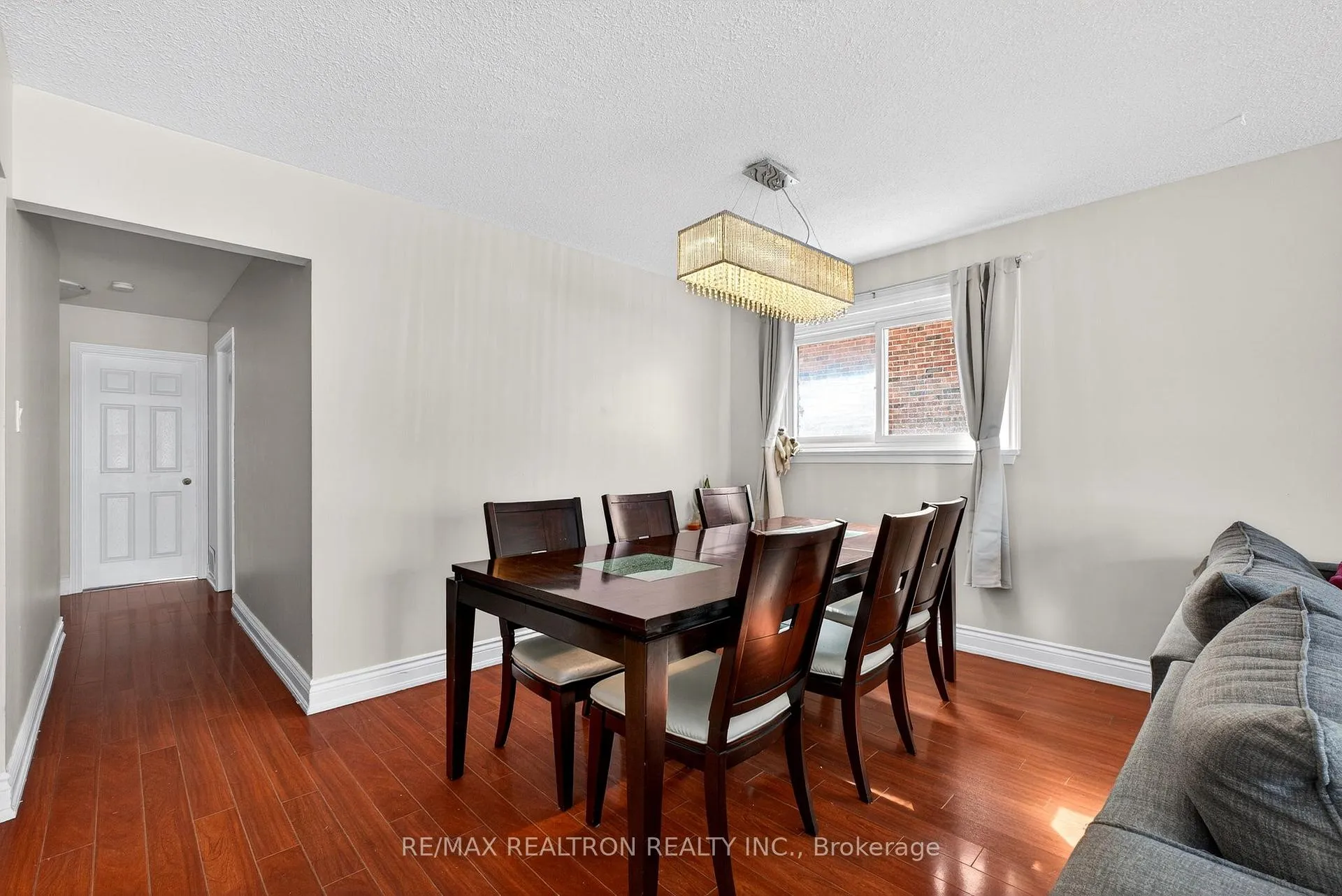 Photo 10 of 301 Lupin Drive, Whitby, Downtown Whitby — HOMEH