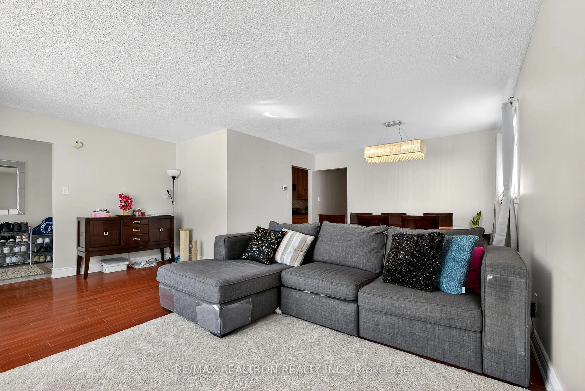 Photo 13 of 301 Lupin Drive, Whitby, Downtown Whitby — HOMEH