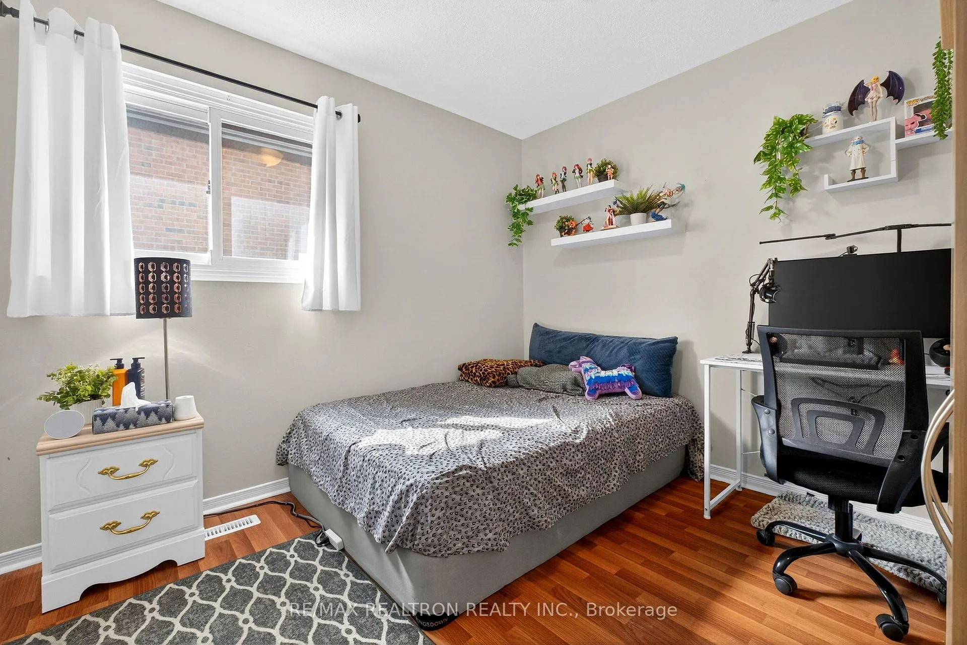 Photo 19 of 301 Lupin Drive, Whitby, Downtown Whitby — HOMEH