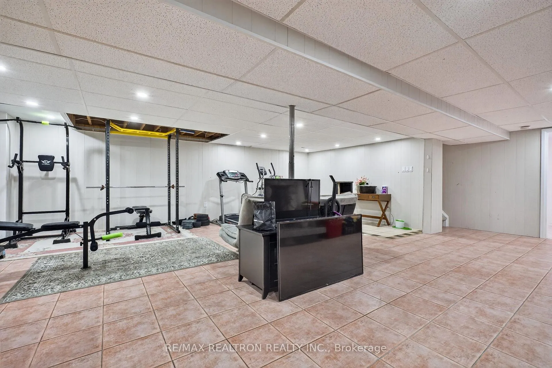 Photo 29 of 301 Lupin Drive, Whitby, Downtown Whitby — HOMEH