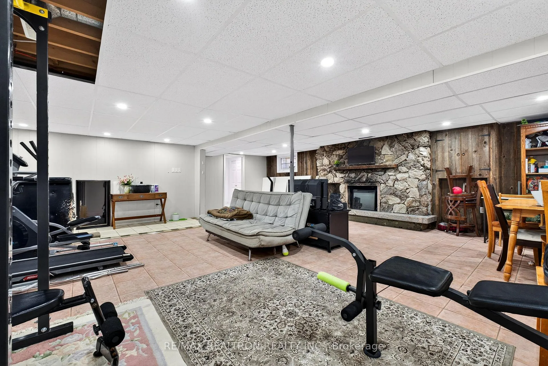 Photo 30 of 301 Lupin Drive, Whitby, Downtown Whitby — HOMEH