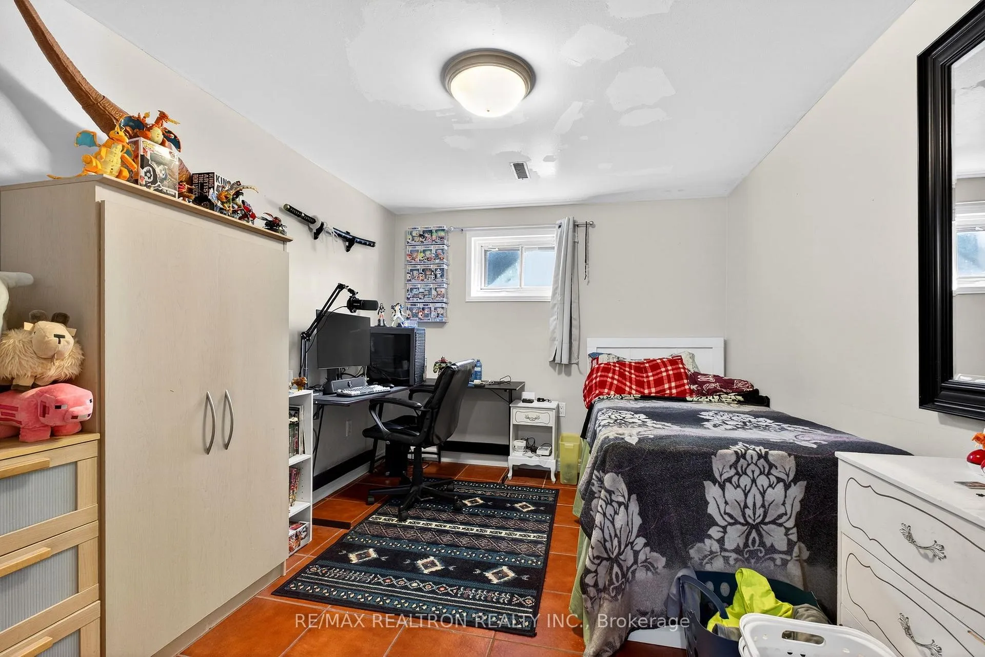Photo 32 of 301 Lupin Drive, Whitby, Downtown Whitby — HOMEH