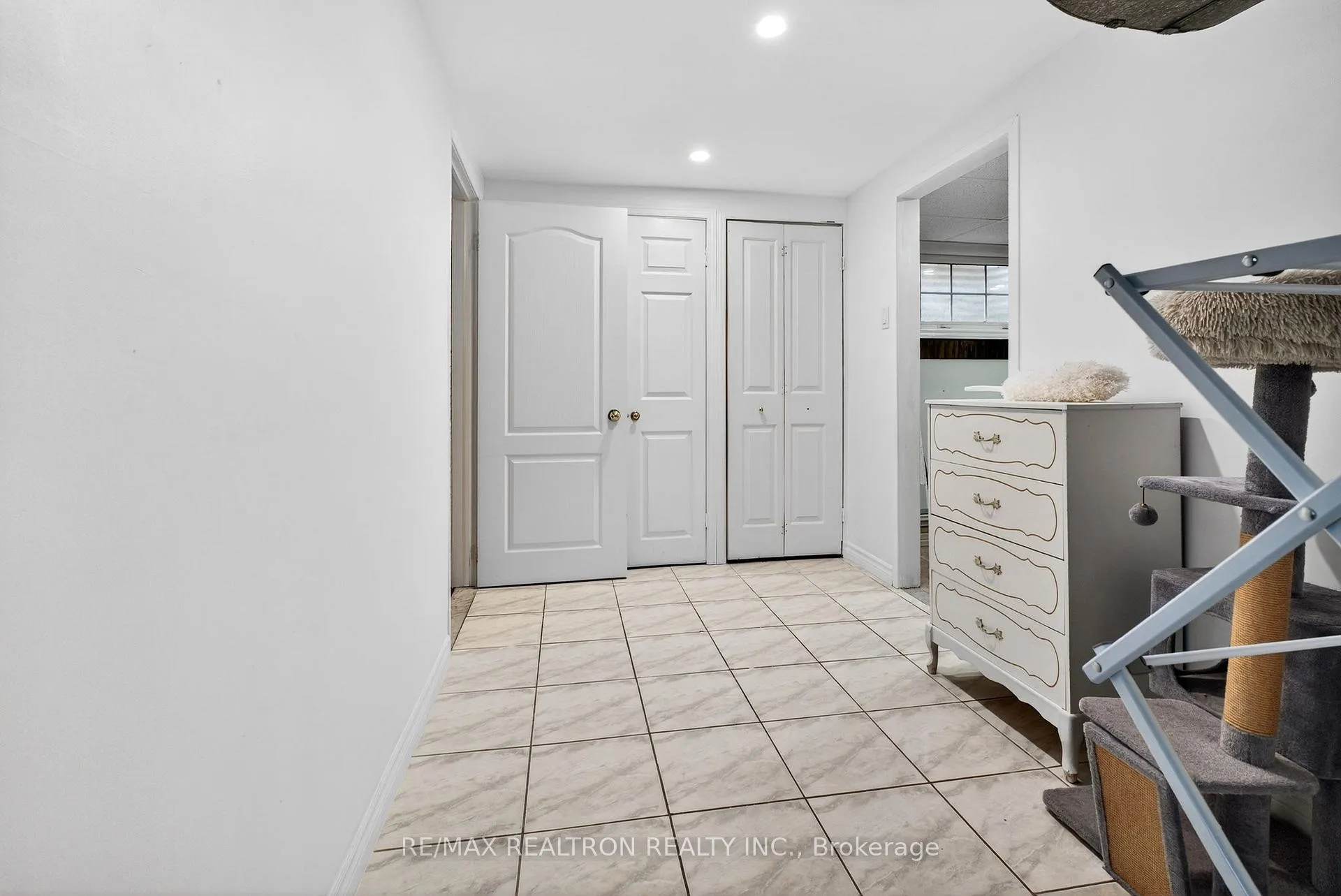 Photo 36 of 301 Lupin Drive, Whitby, Downtown Whitby — HOMEH