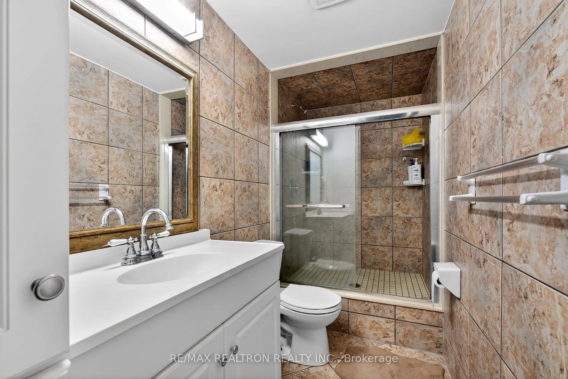 Photo 37 of 301 Lupin Drive, Whitby, Downtown Whitby — HOMEH