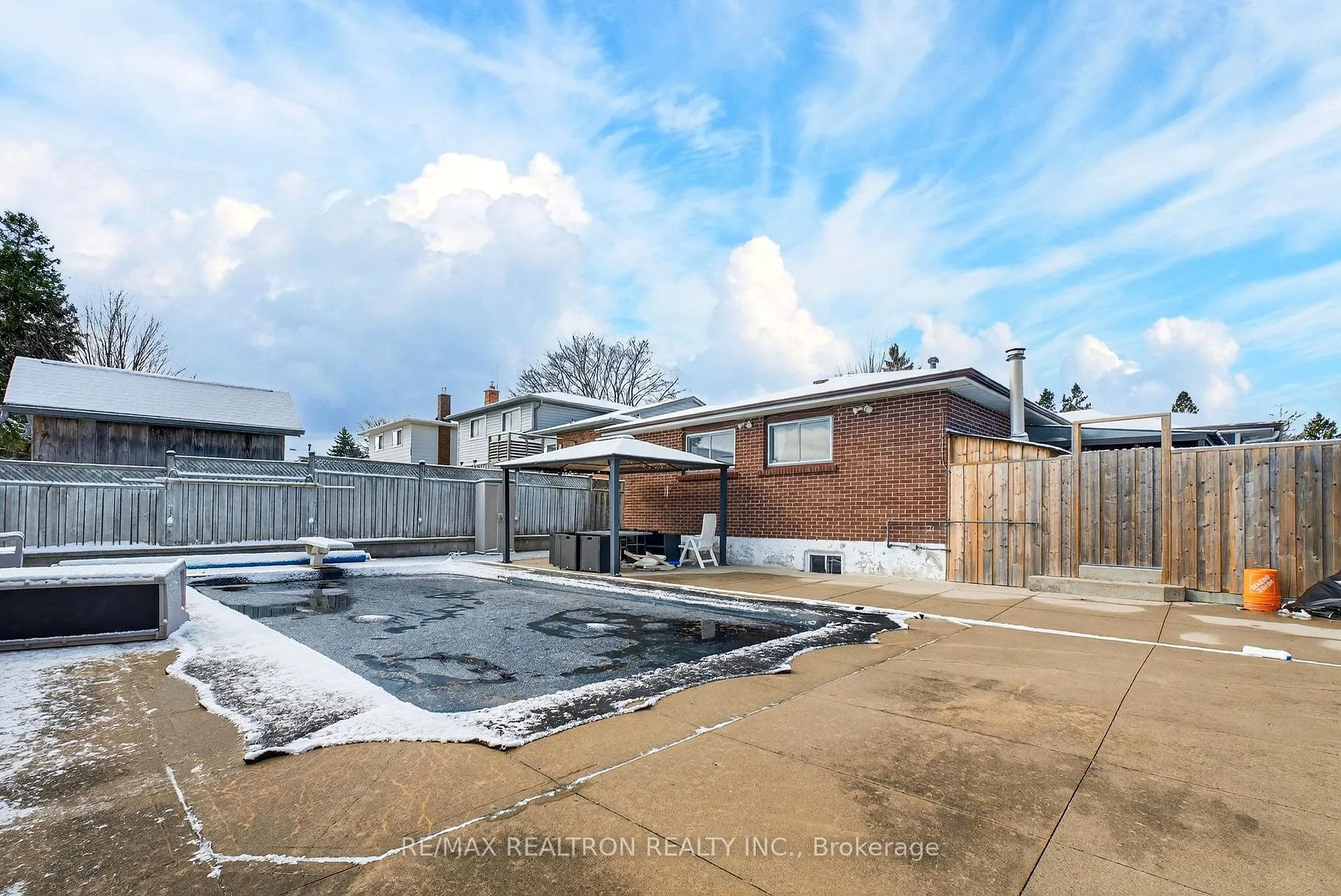Photo 42 of 301 Lupin Drive, Whitby, Downtown Whitby — HOMEH