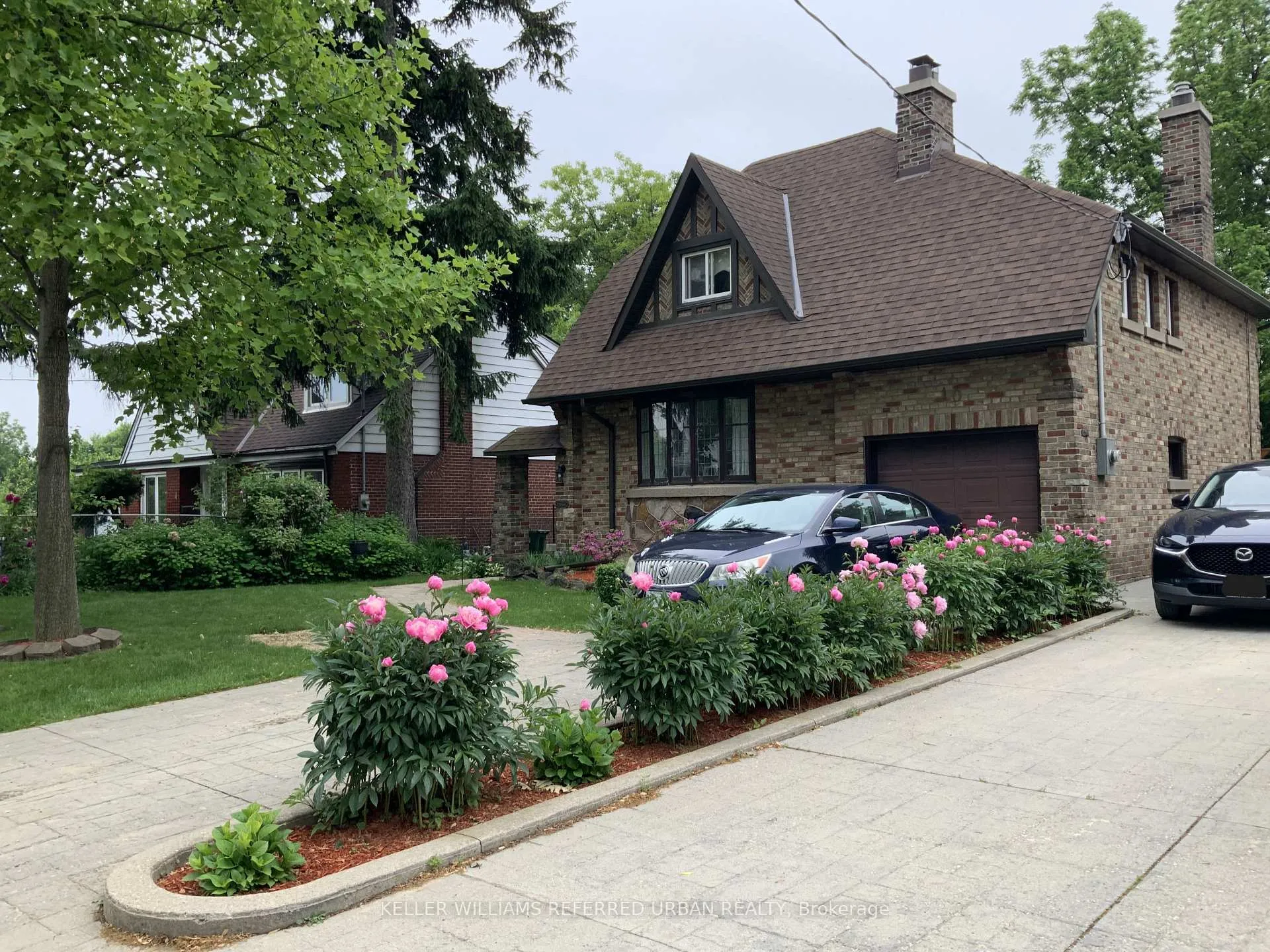 Photo 2 of 10 Landour Avenue, Toronto, Keelesdale-Eglinton West — HOMEH