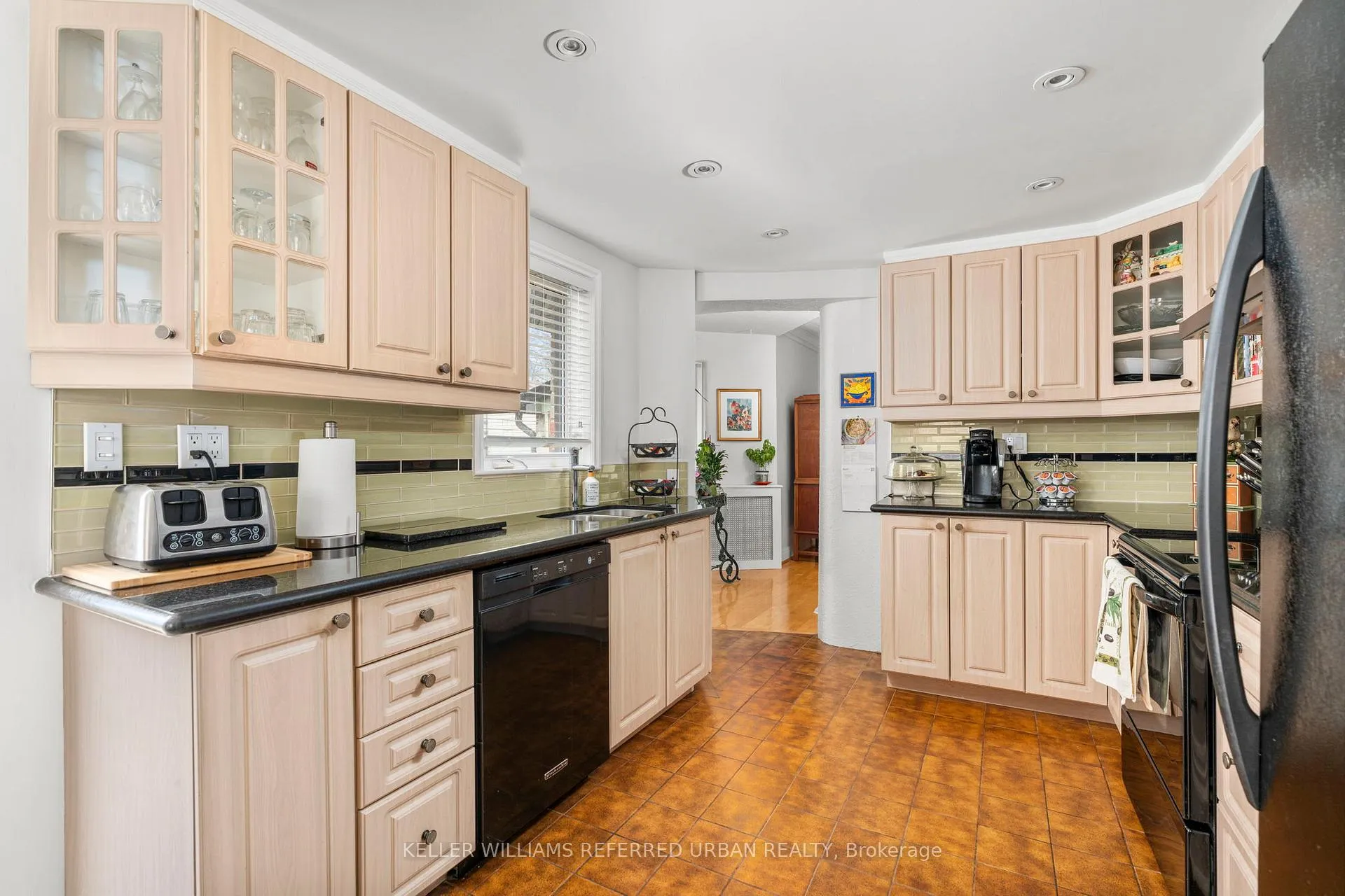 Photo 16 of 10 Landour Avenue, Toronto, Keelesdale-Eglinton West — HOMEH