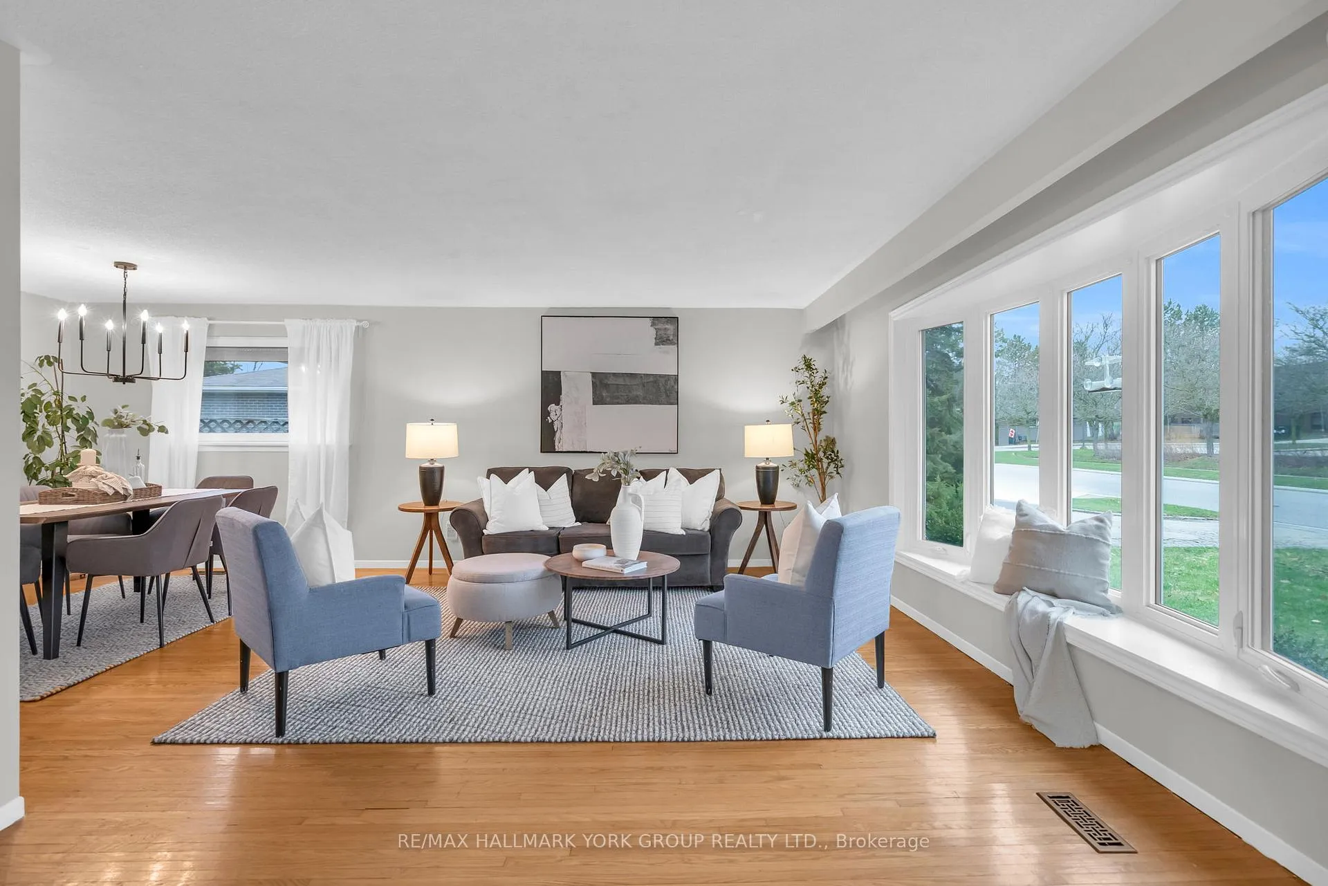 Photo 6 of 67 Devins Drive, Aurora, Aurora Heights — HOMEH