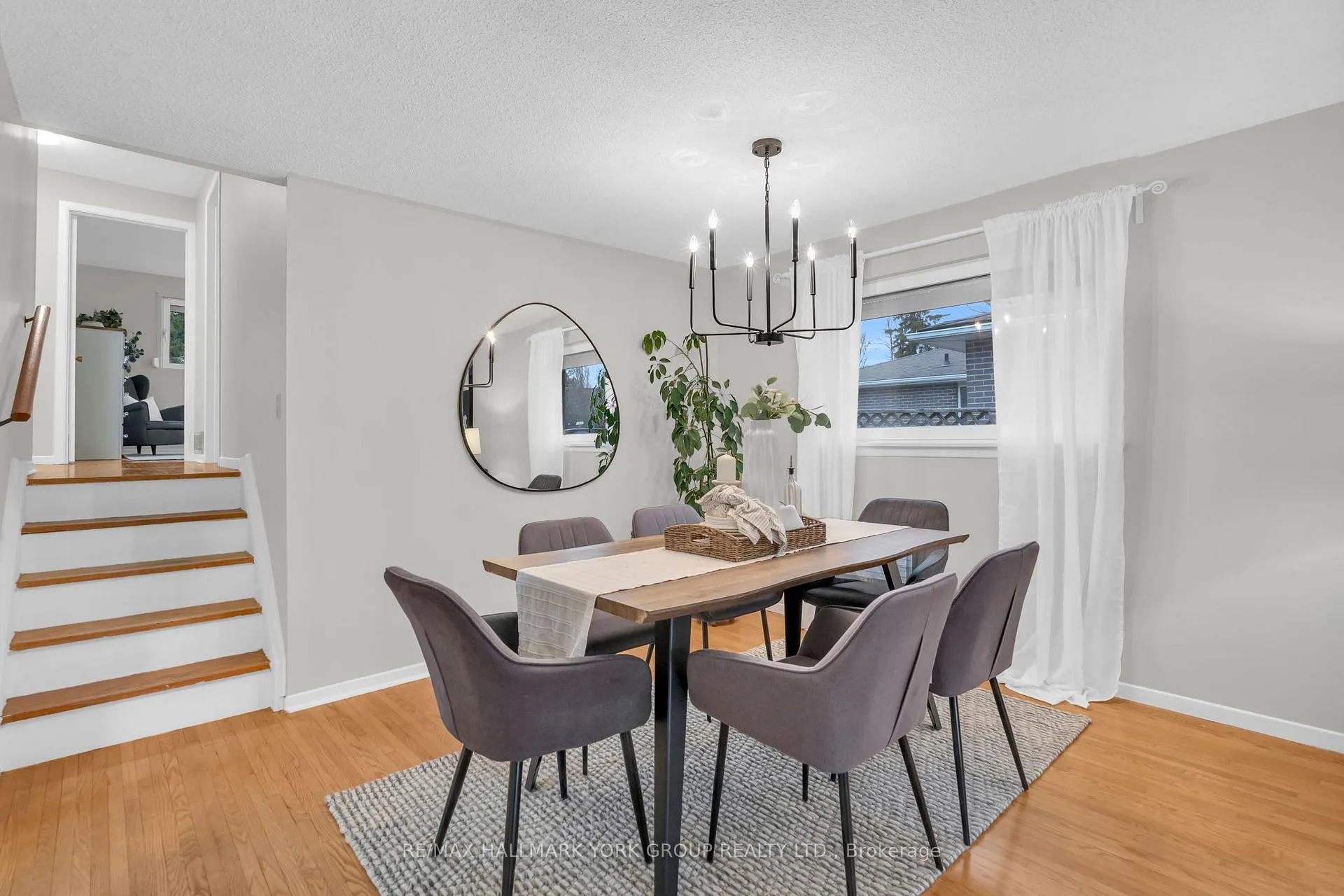 Photo 12 of 67 Devins Drive, Aurora, Aurora Heights — HOMEH