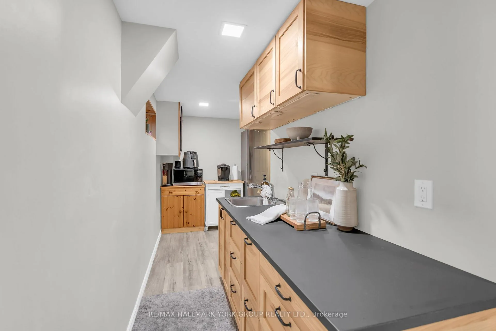 Photo 29 of 67 Devins Drive, Aurora, Aurora Heights — HOMEH