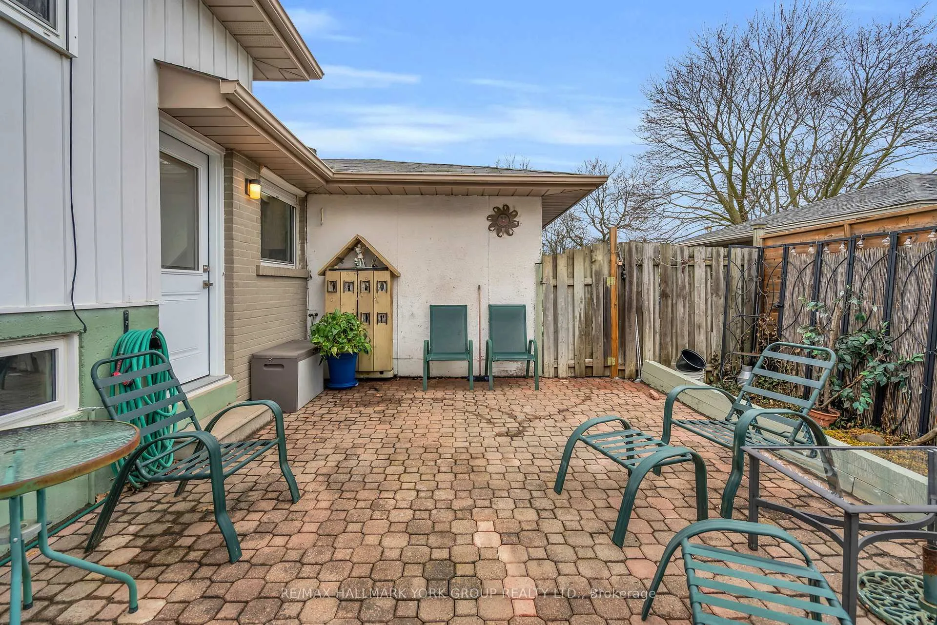 Photo 35 of 67 Devins Drive, Aurora, Aurora Heights — HOMEH