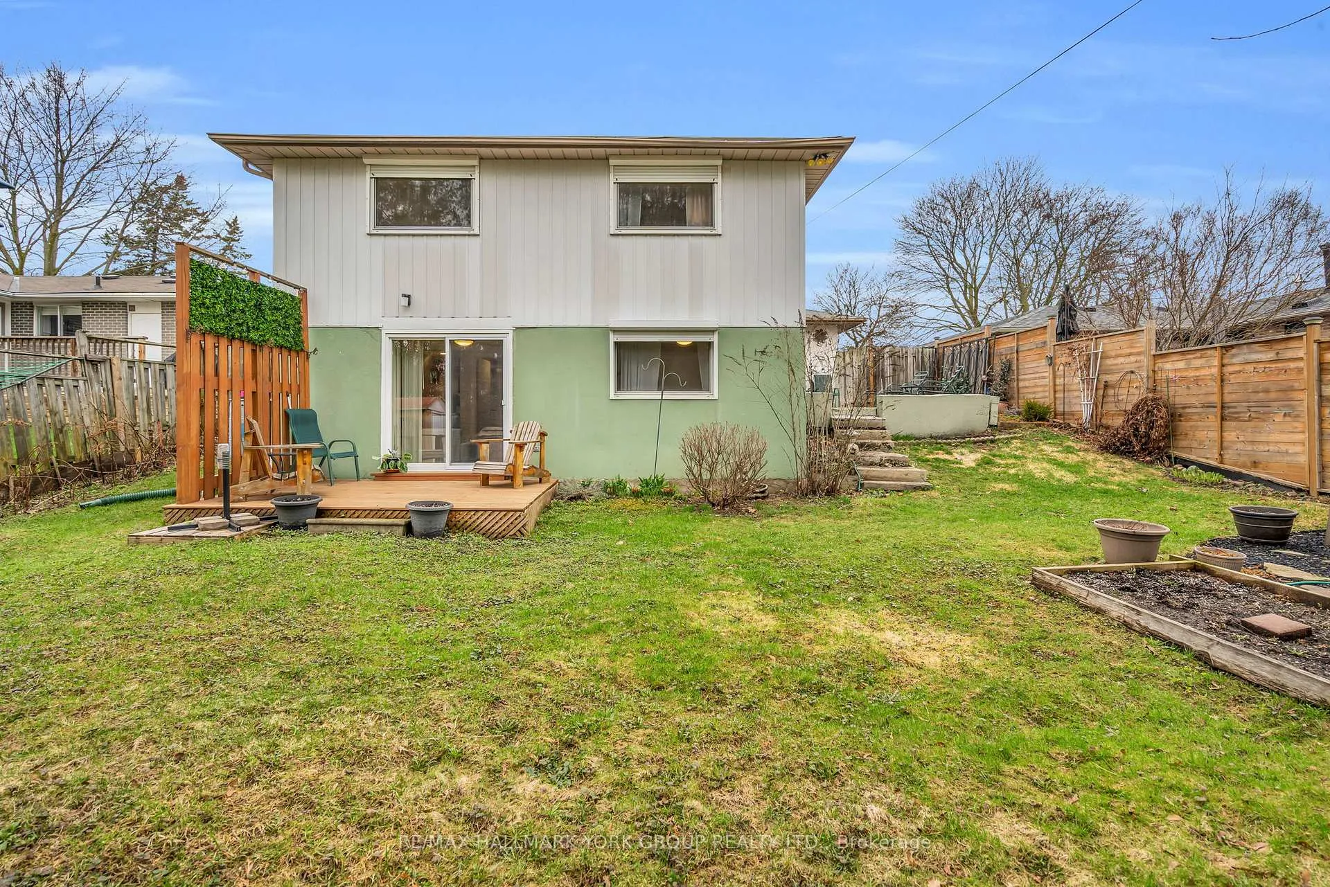 Photo 37 of 67 Devins Drive, Aurora, Aurora Heights — HOMEH