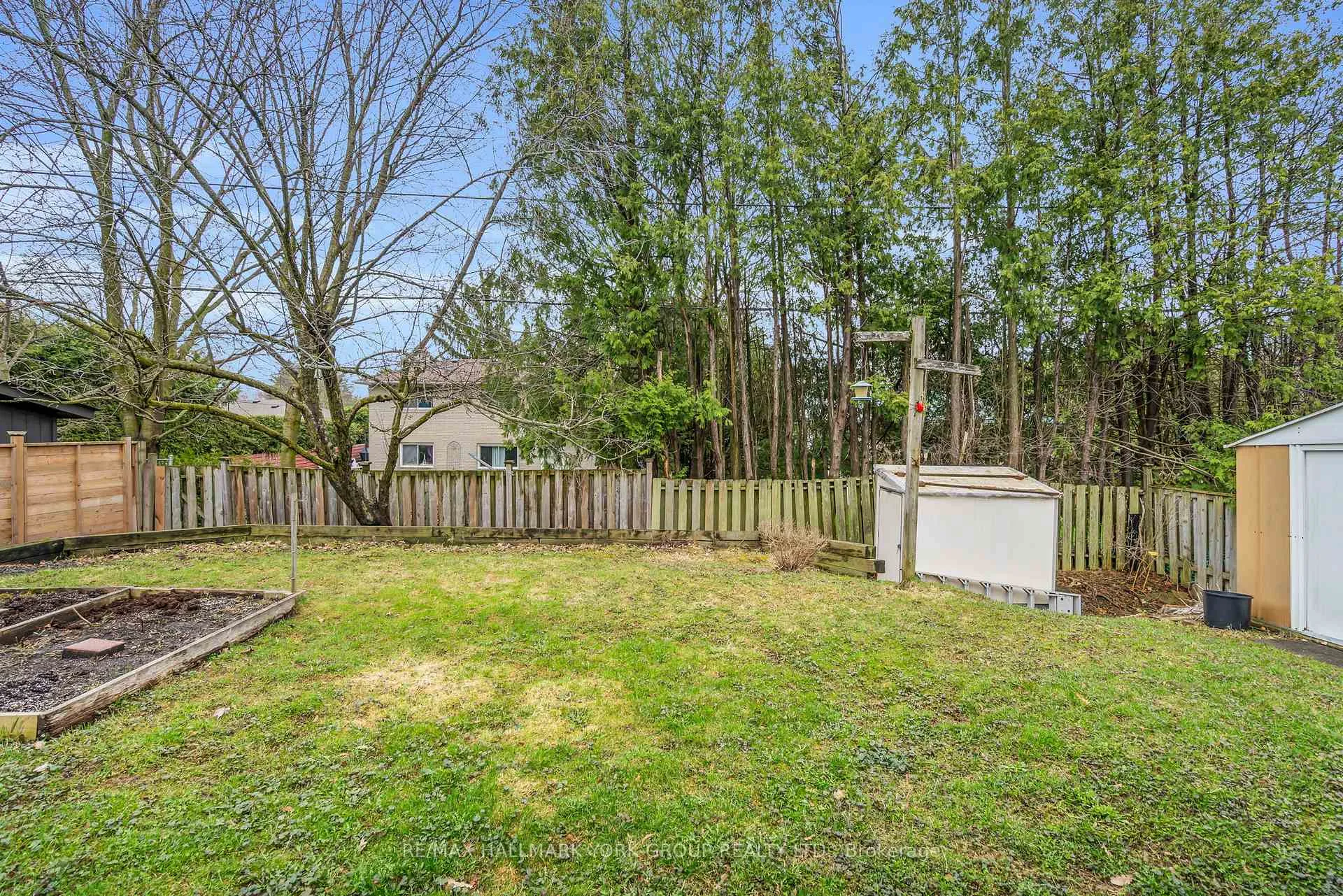 Photo 38 of 67 Devins Drive, Aurora, Aurora Heights — HOMEH