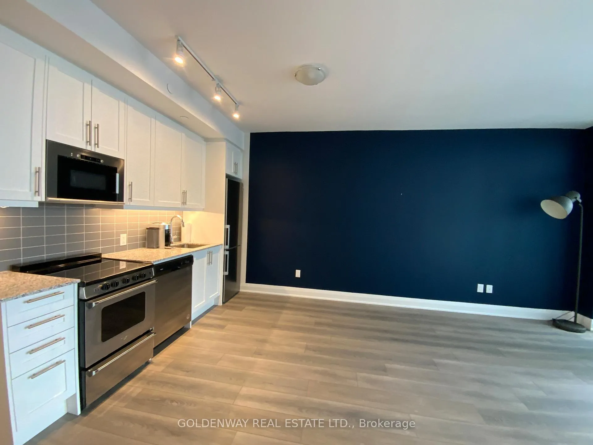 Front of Unit 707, 10 Gatineau Drive