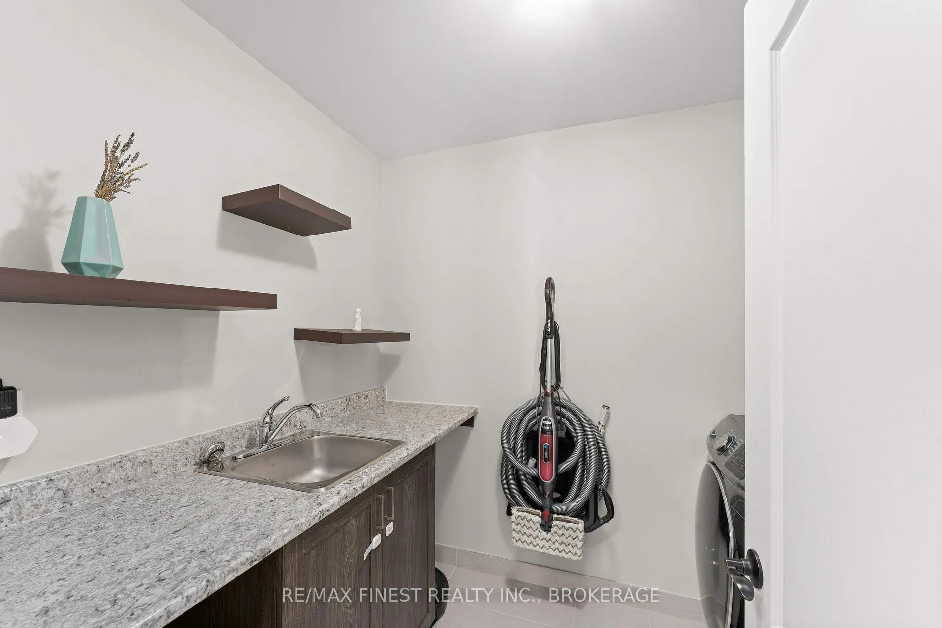 Photo 35 of 1345 Tremont Drive, Kingston, City Northwest — HOMEH