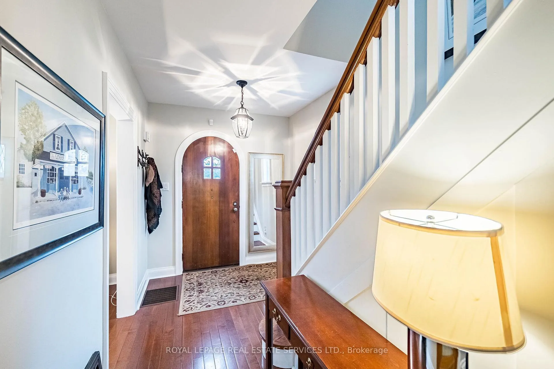 Photo 6 of 51 Wellington Street E, Brampton, Downtown Brampton — HOMEH