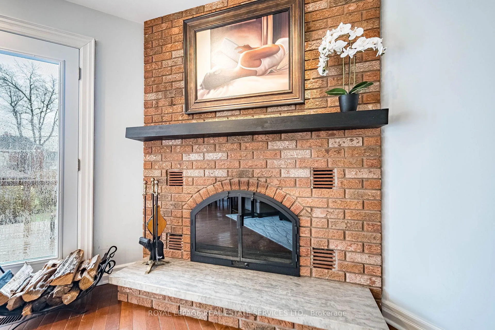 Photo 11 of 51 Wellington Street E, Brampton, Downtown Brampton — HOMEH