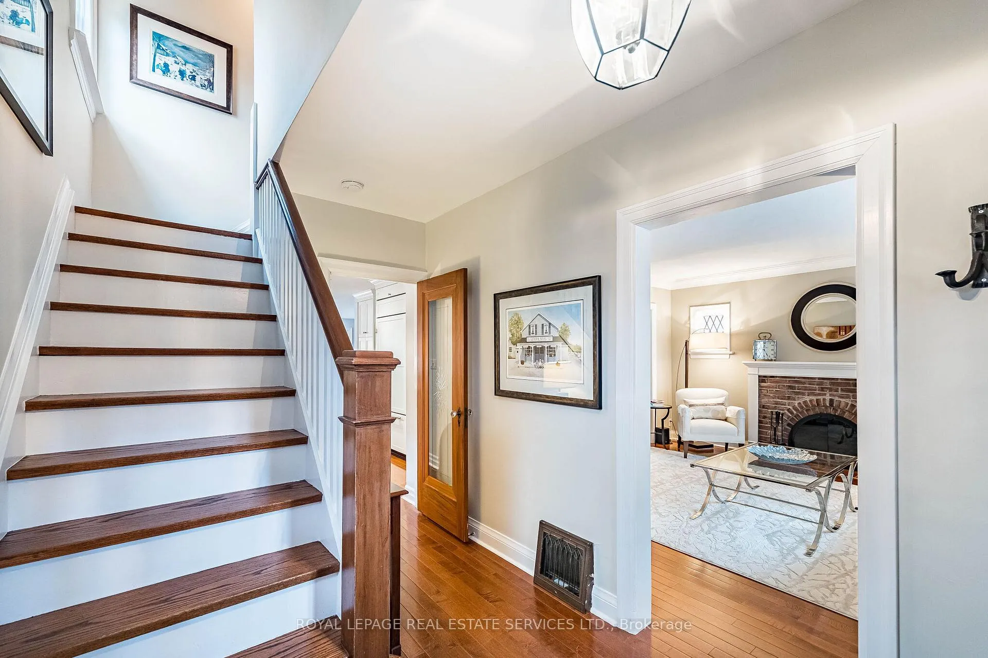 Photo 19 of 51 Wellington Street E, Brampton, Downtown Brampton — HOMEH