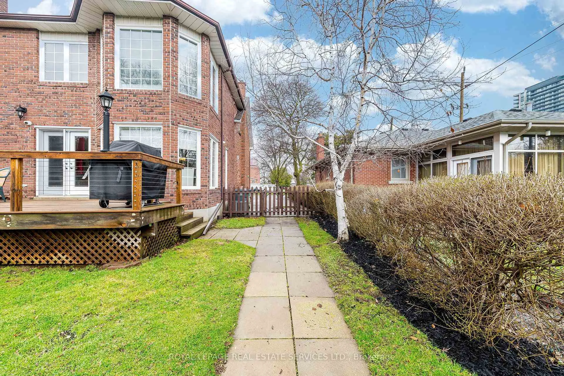 Photo 47 of 51 Wellington Street E, Brampton, Downtown Brampton — HOMEH