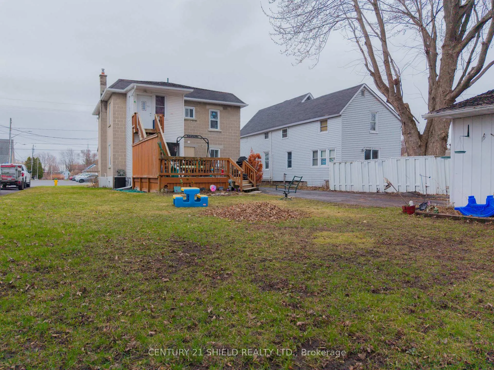 Photo 5 of 25 Seventh Street W, Cornwall — HOMEH