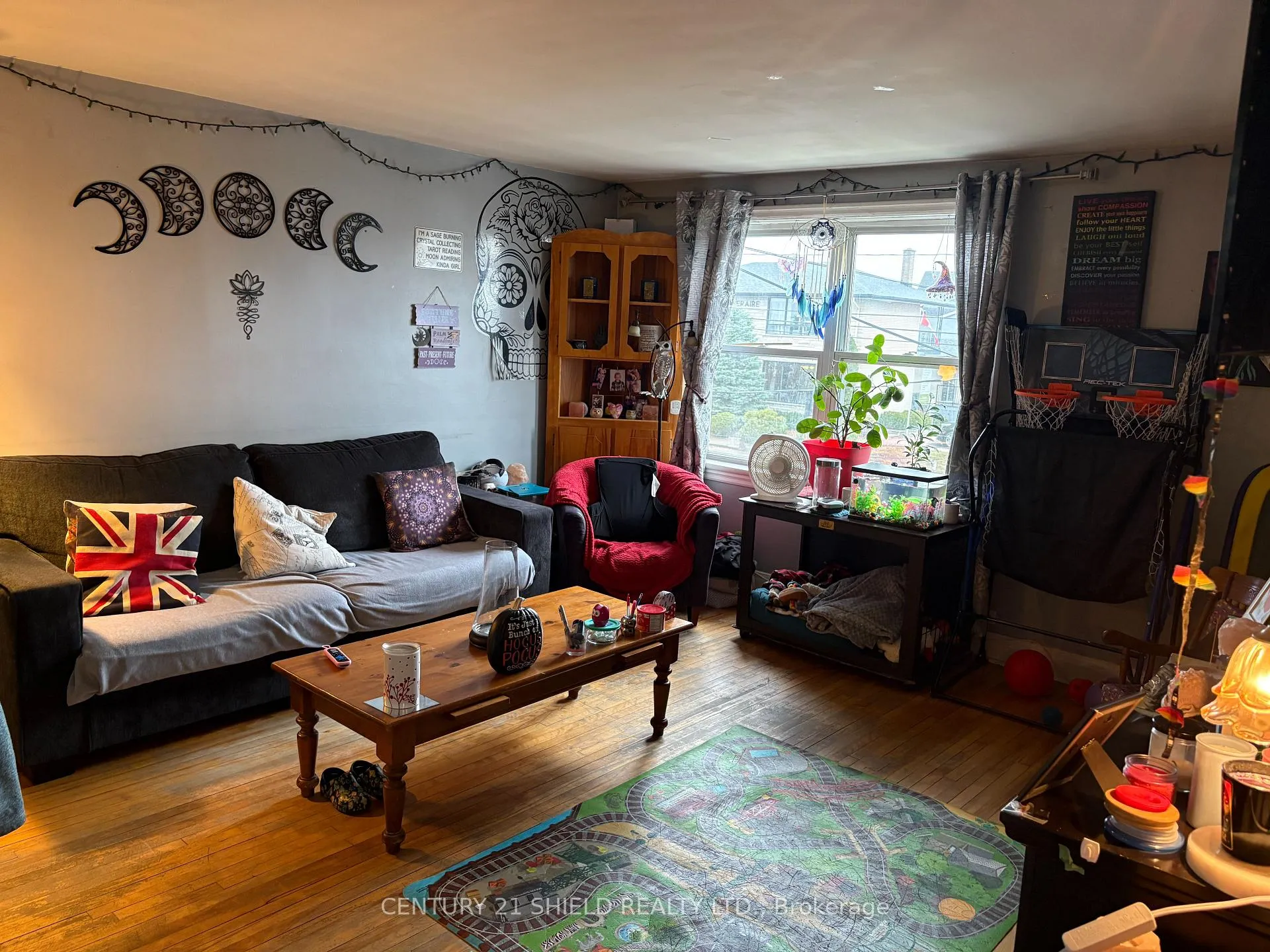 Photo 10 of 25 Seventh Street W, Cornwall — HOMEH