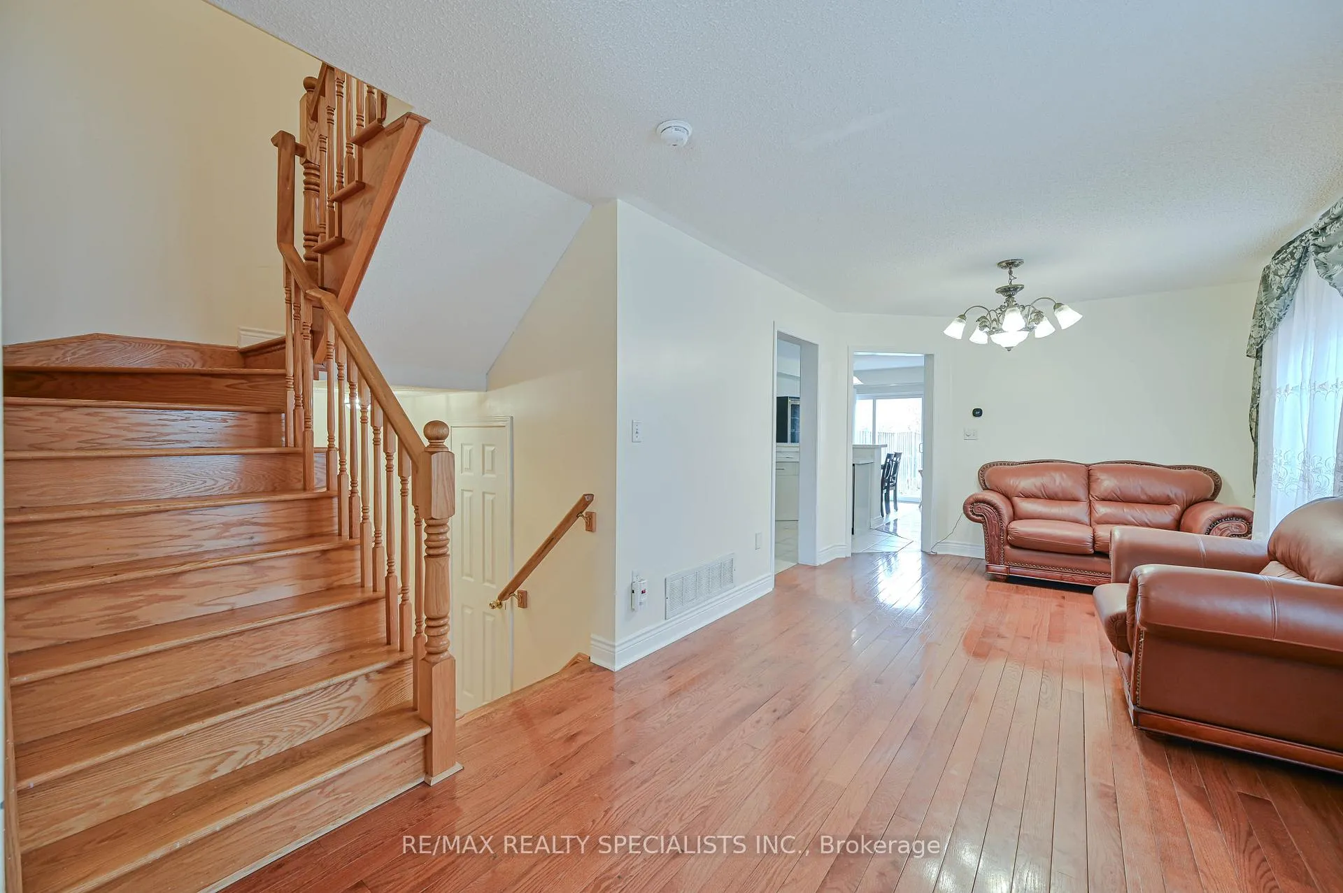 Photo 10 of 15 Eastway Street, Brampton, Gore Industrial North — HOMEH