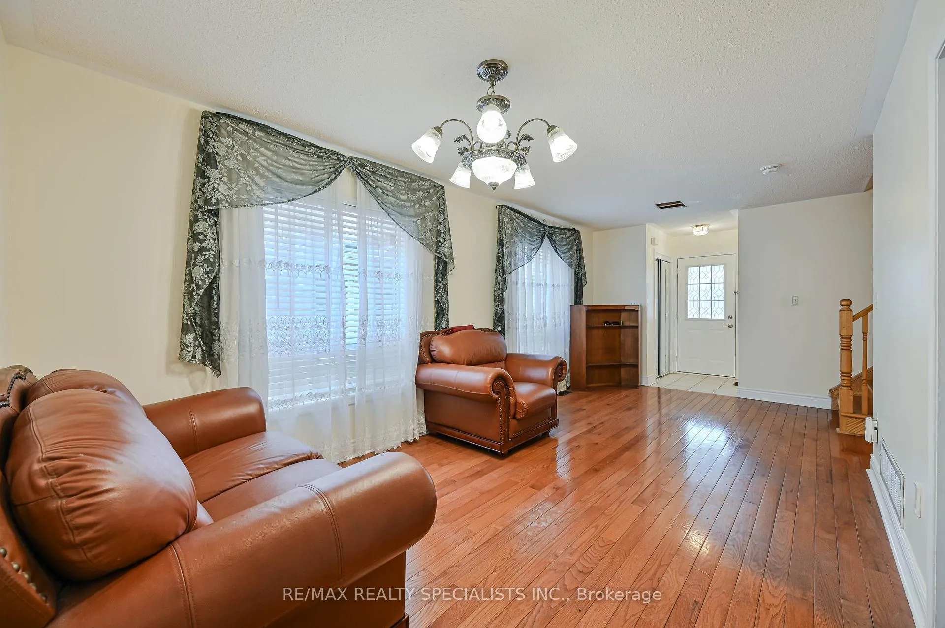 Photo 12 of 15 Eastway Street, Brampton, Gore Industrial North — HOMEH