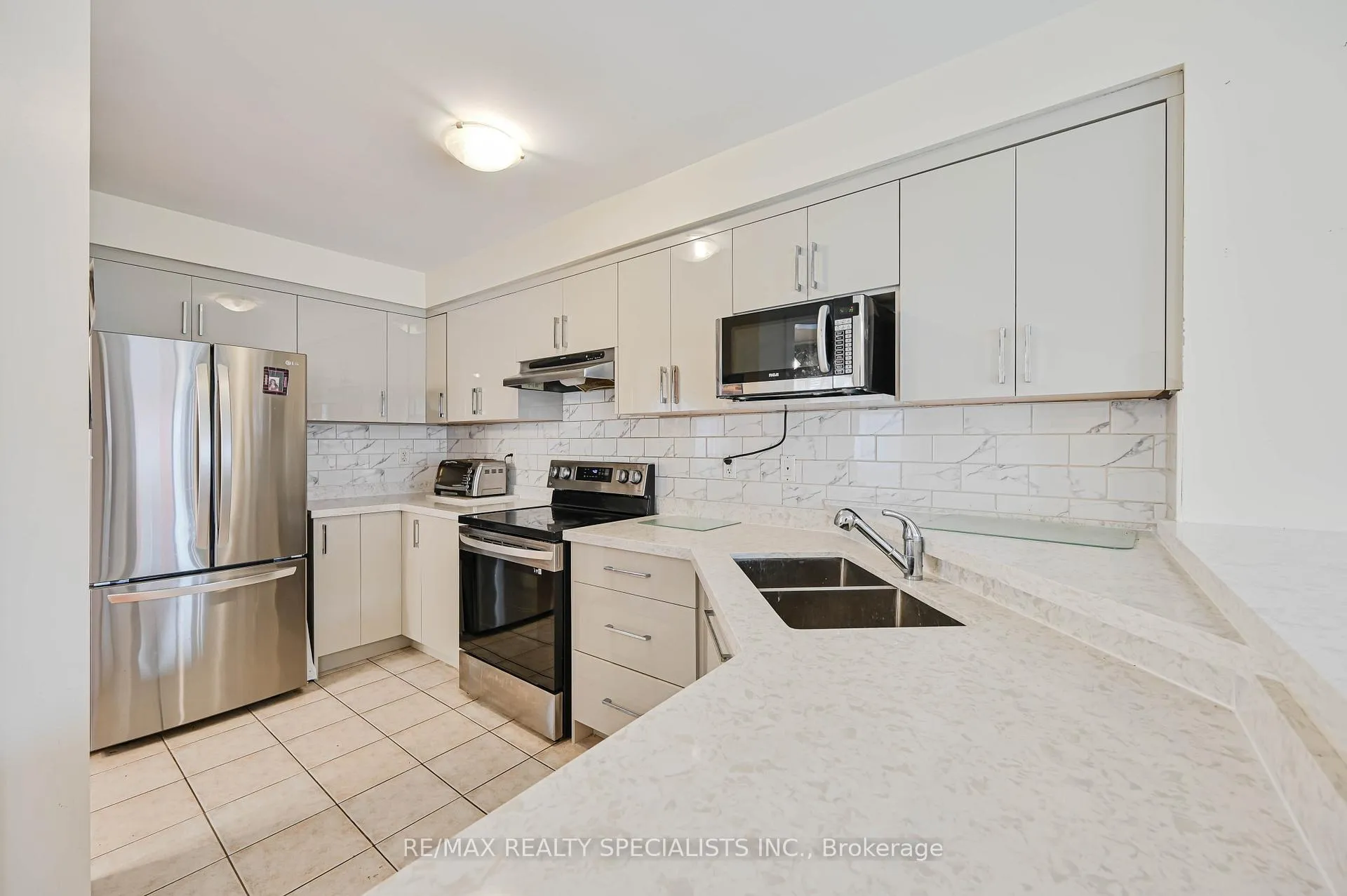 Photo 13 of 15 Eastway Street, Brampton, Gore Industrial North — HOMEH