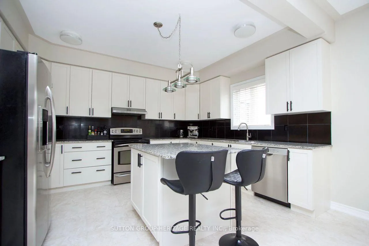 Photo 11 of 62 Abbyview Drive, Whitby, Williamsburg — HOMEH