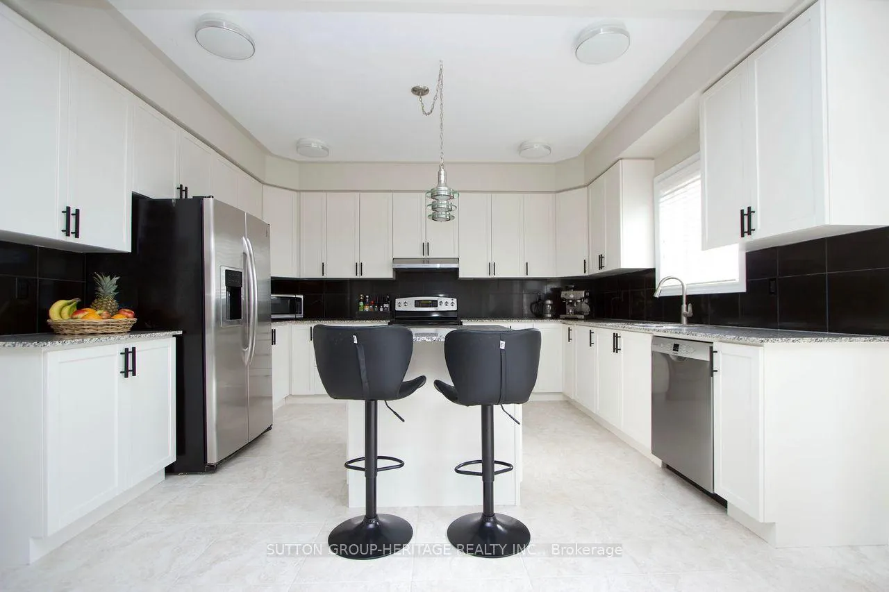 Photo 12 of 62 Abbyview Drive, Whitby, Williamsburg — HOMEH