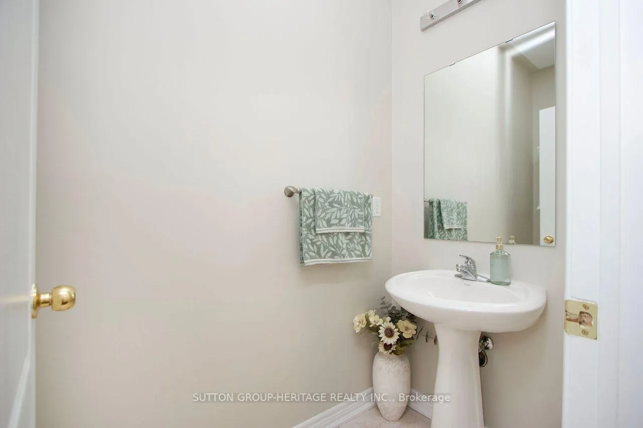 Photo 22 of 62 Abbyview Drive, Whitby, Williamsburg — HOMEH