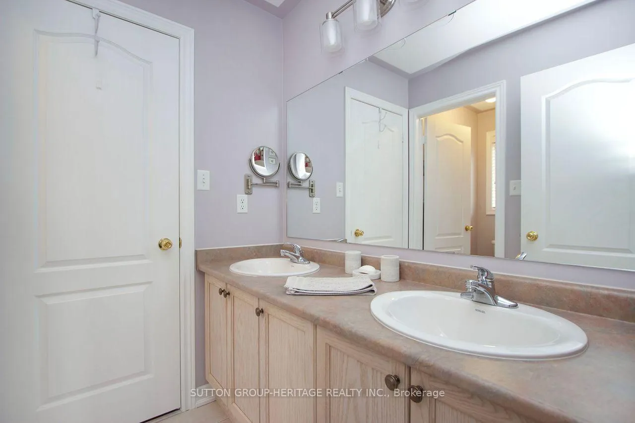 Photo 39 of 62 Abbyview Drive, Whitby, Williamsburg — HOMEH