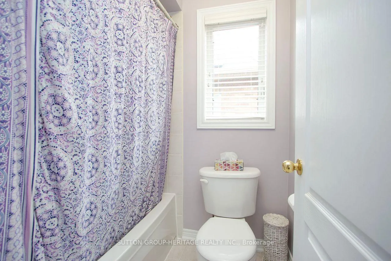 Photo 40 of 62 Abbyview Drive, Whitby, Williamsburg — HOMEH