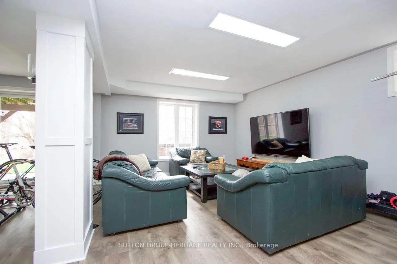 Photo 44 of 62 Abbyview Drive, Whitby, Williamsburg — HOMEH