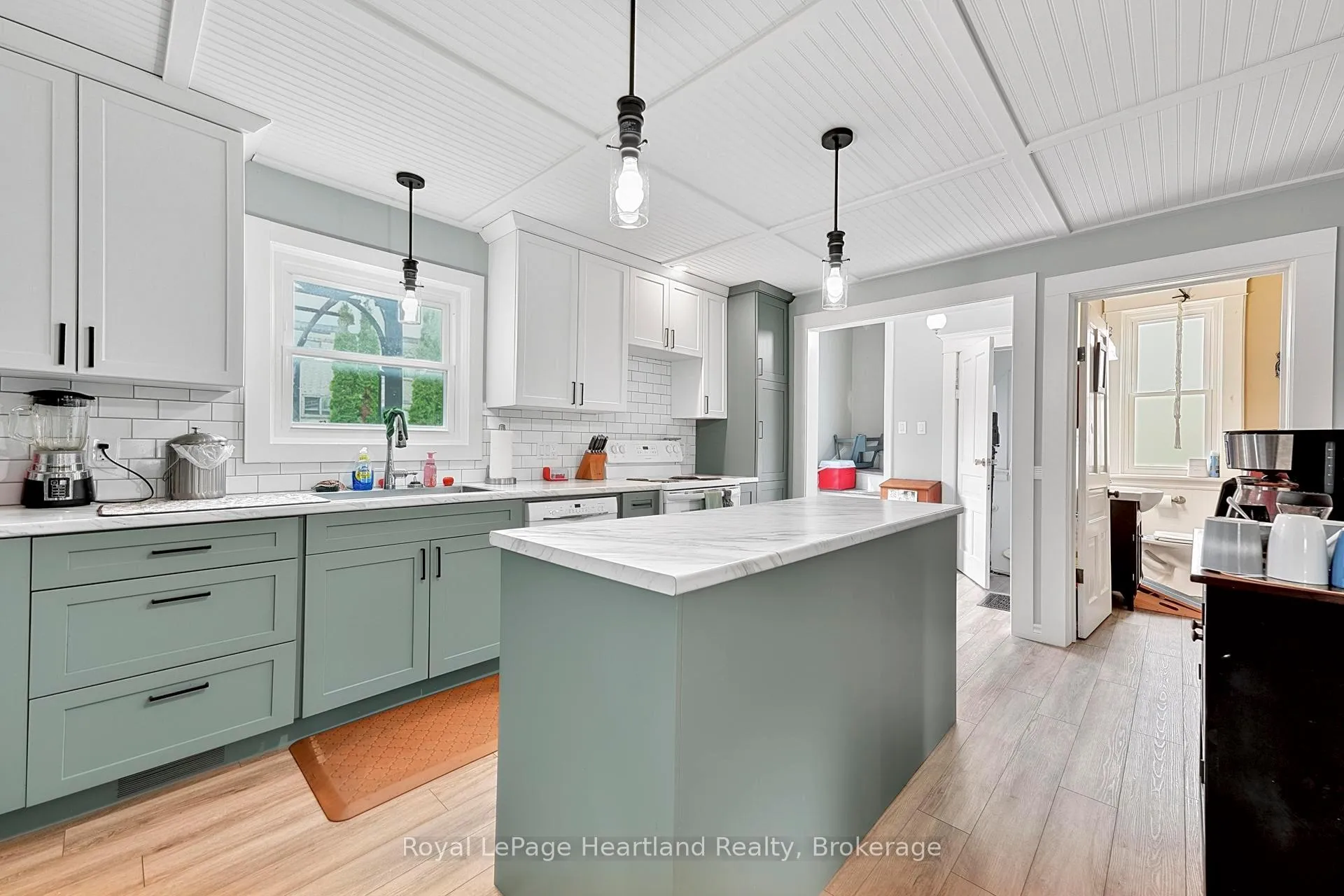 Photo 12 of 14 Elgin Avenue E, Goderich, Goderich (Town) — HOMEH