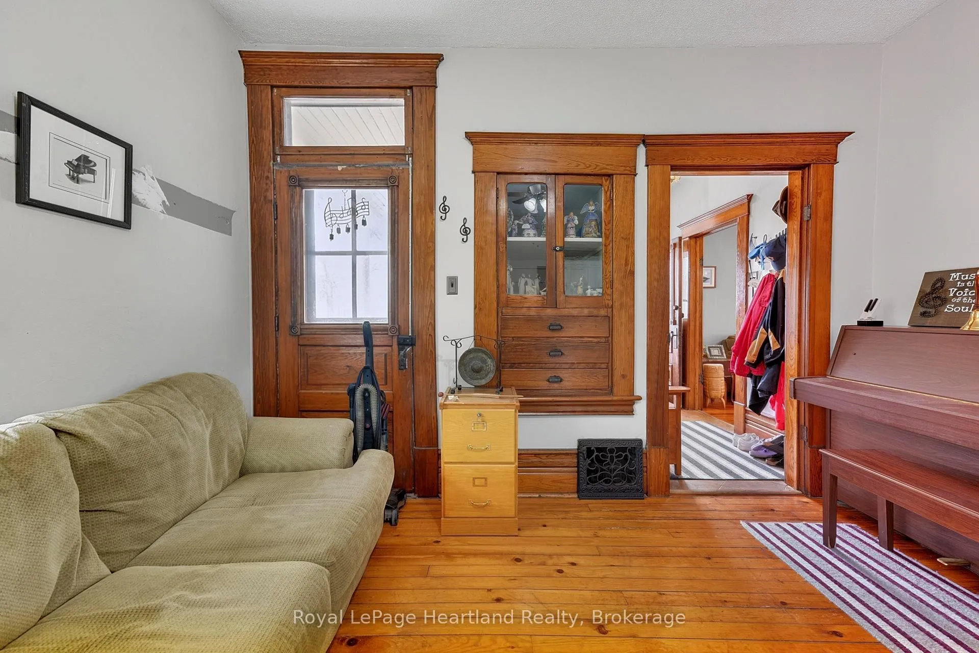 Photo 19 of 14 Elgin Avenue E, Goderich, Goderich (Town) — HOMEH