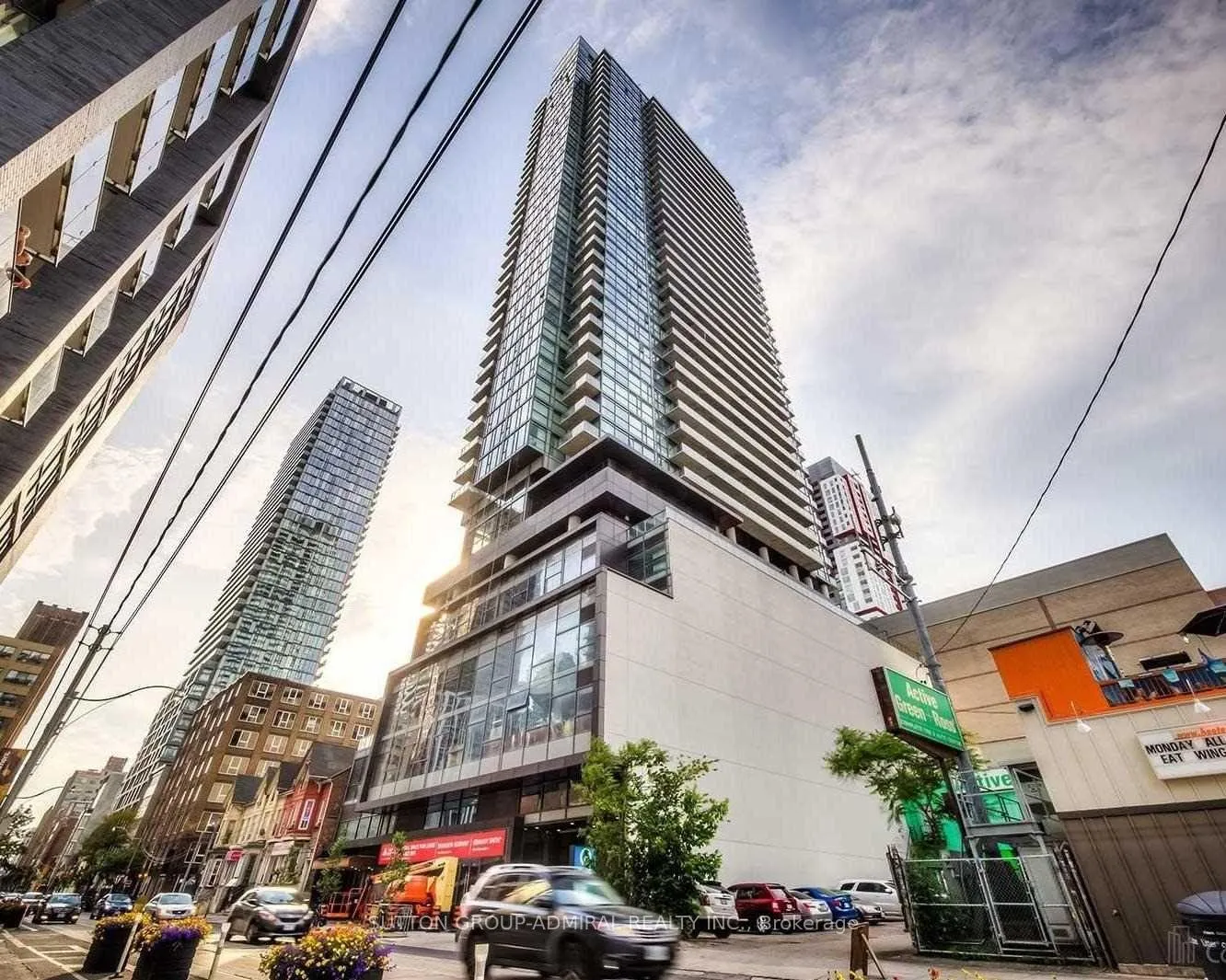 Front of Unit 2603, 290 Adelaide Street W