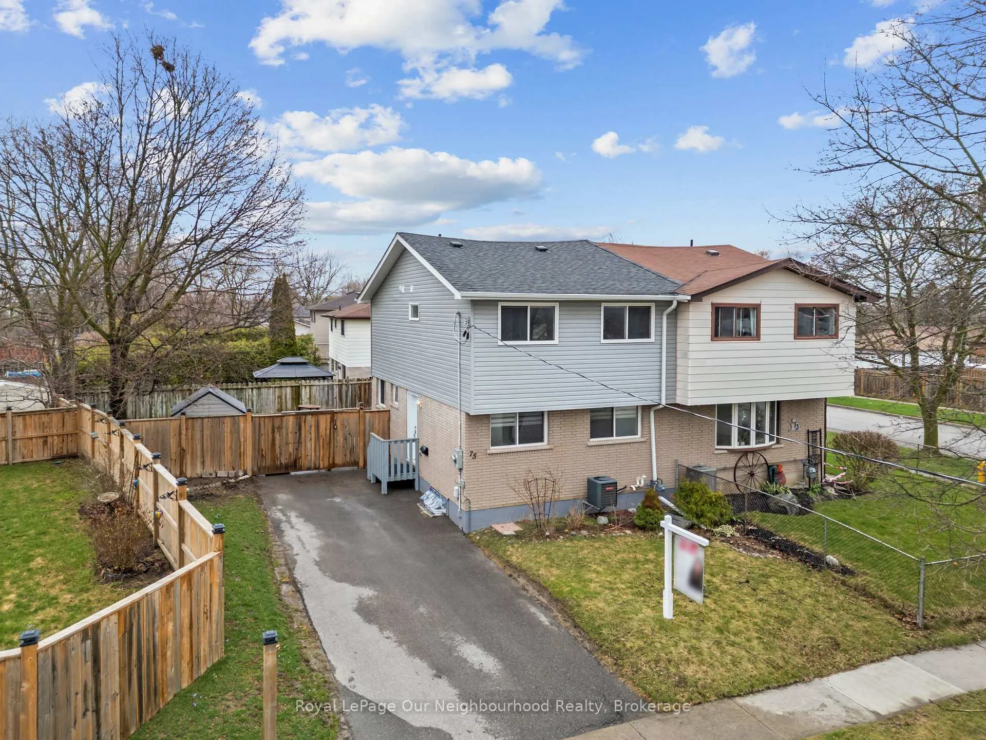 Photo 3 of 75 Little Avenue, Clarington, Bowmanville — HOMEH