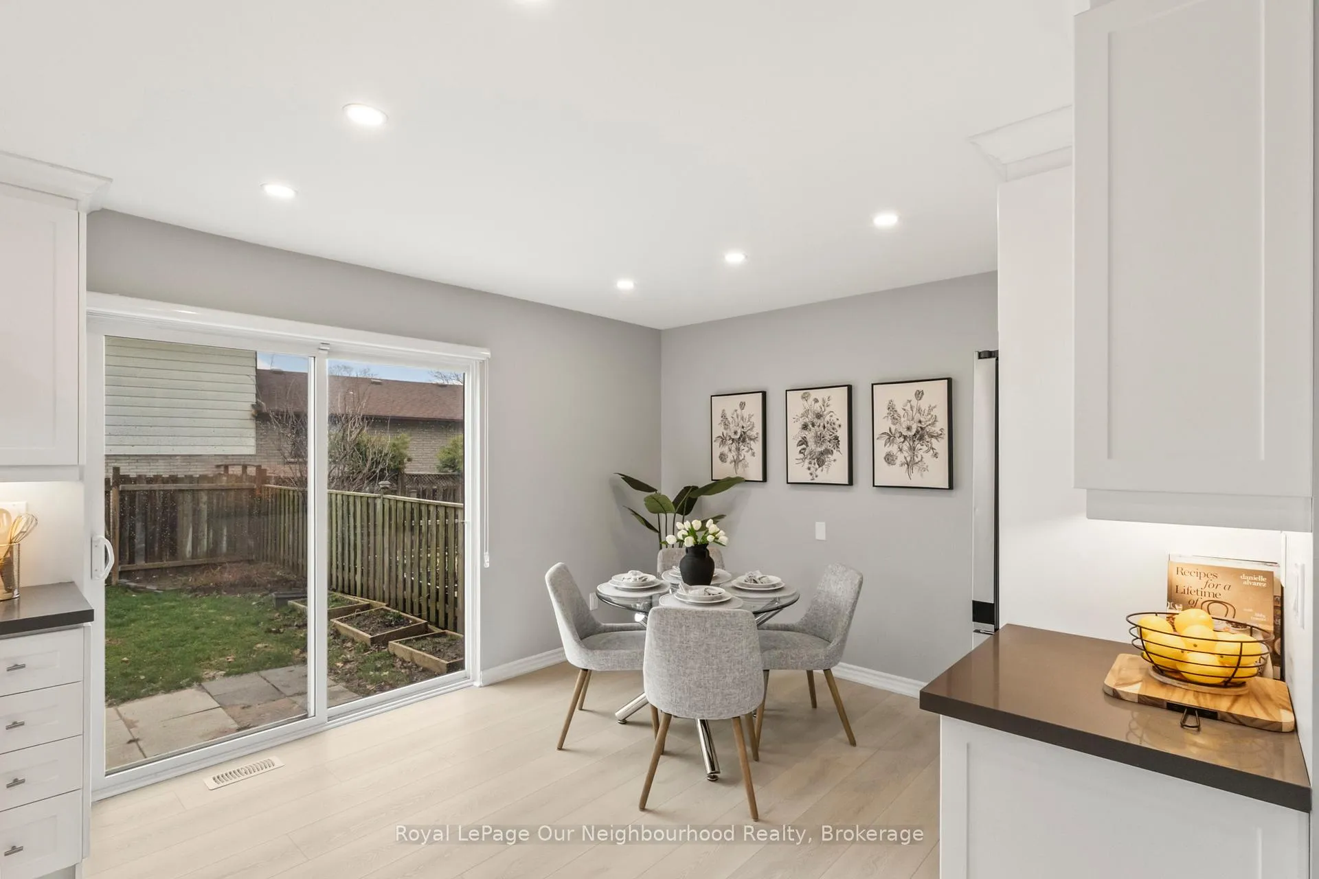 Photo 7 of 75 Little Avenue, Clarington, Bowmanville — HOMEH