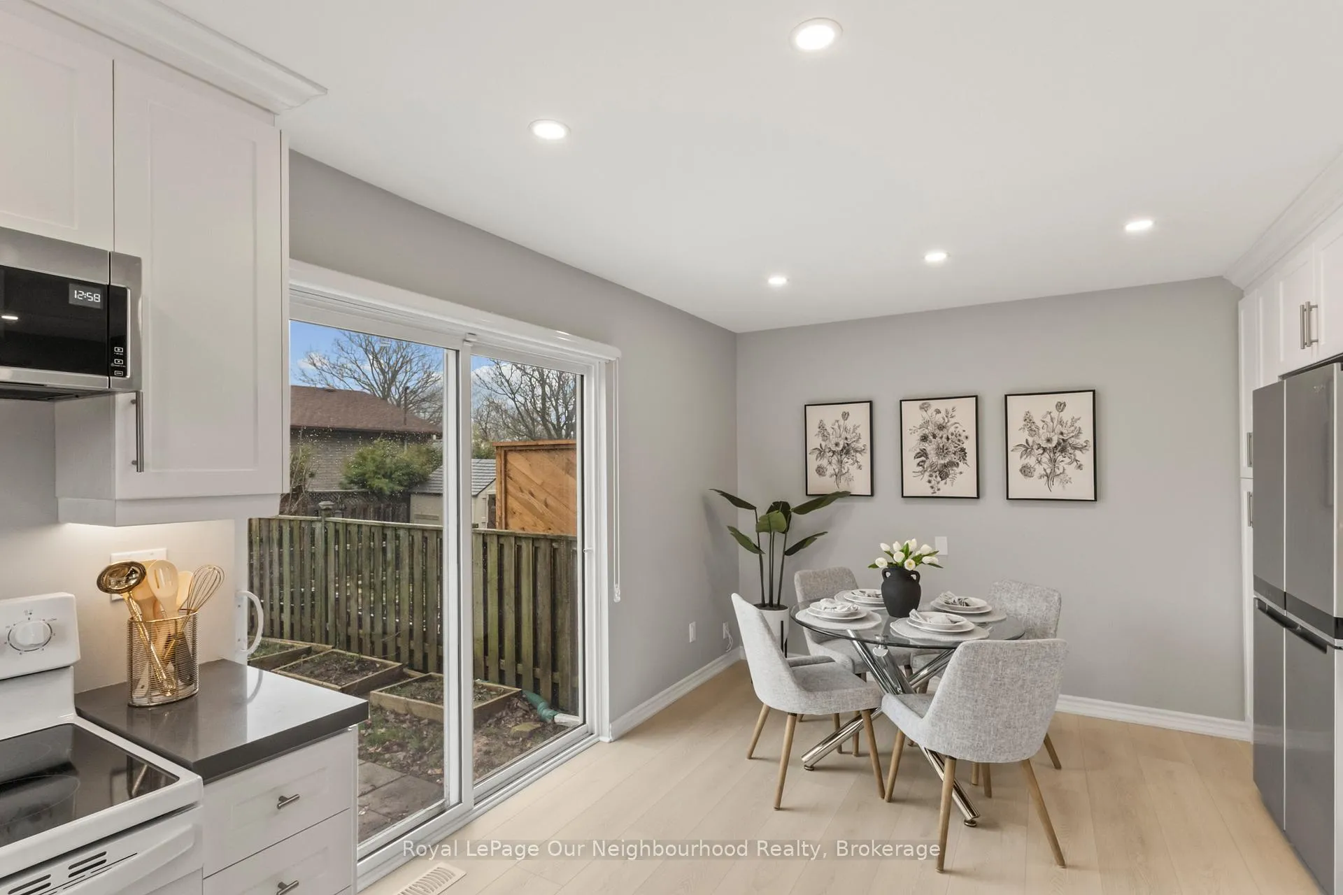 Photo 9 of 75 Little Avenue, Clarington, Bowmanville — HOMEH