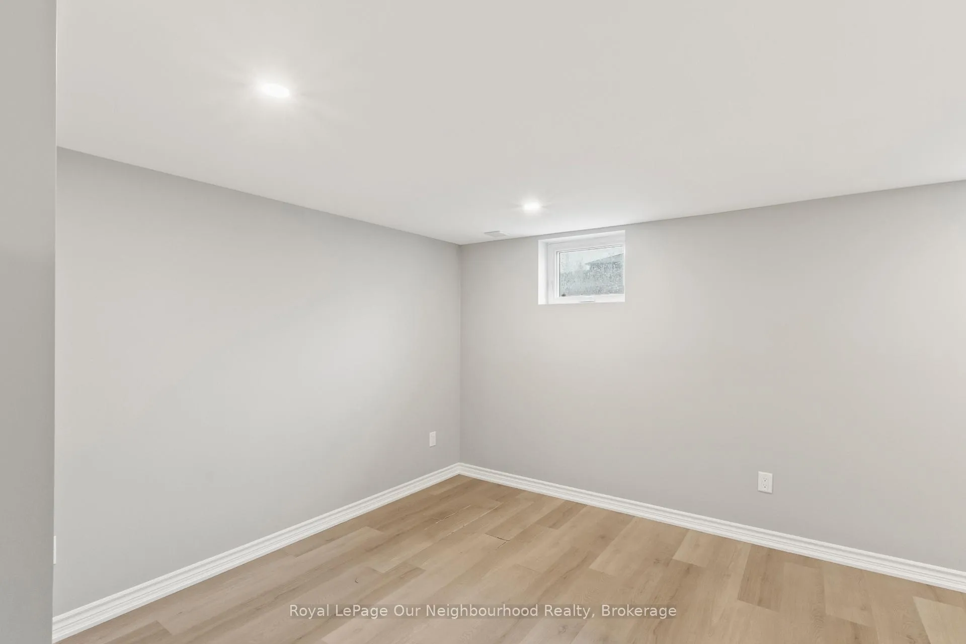 Photo 32 of 75 Little Avenue, Clarington, Bowmanville — HOMEH