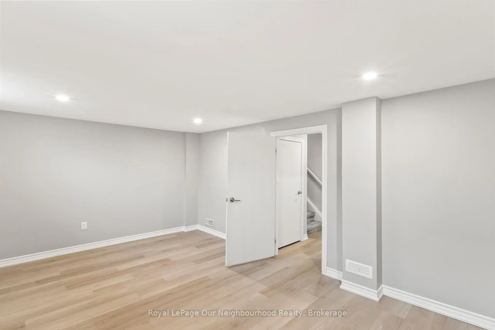 Photo 33 of 75 Little Avenue, Clarington, Bowmanville — HOMEH
