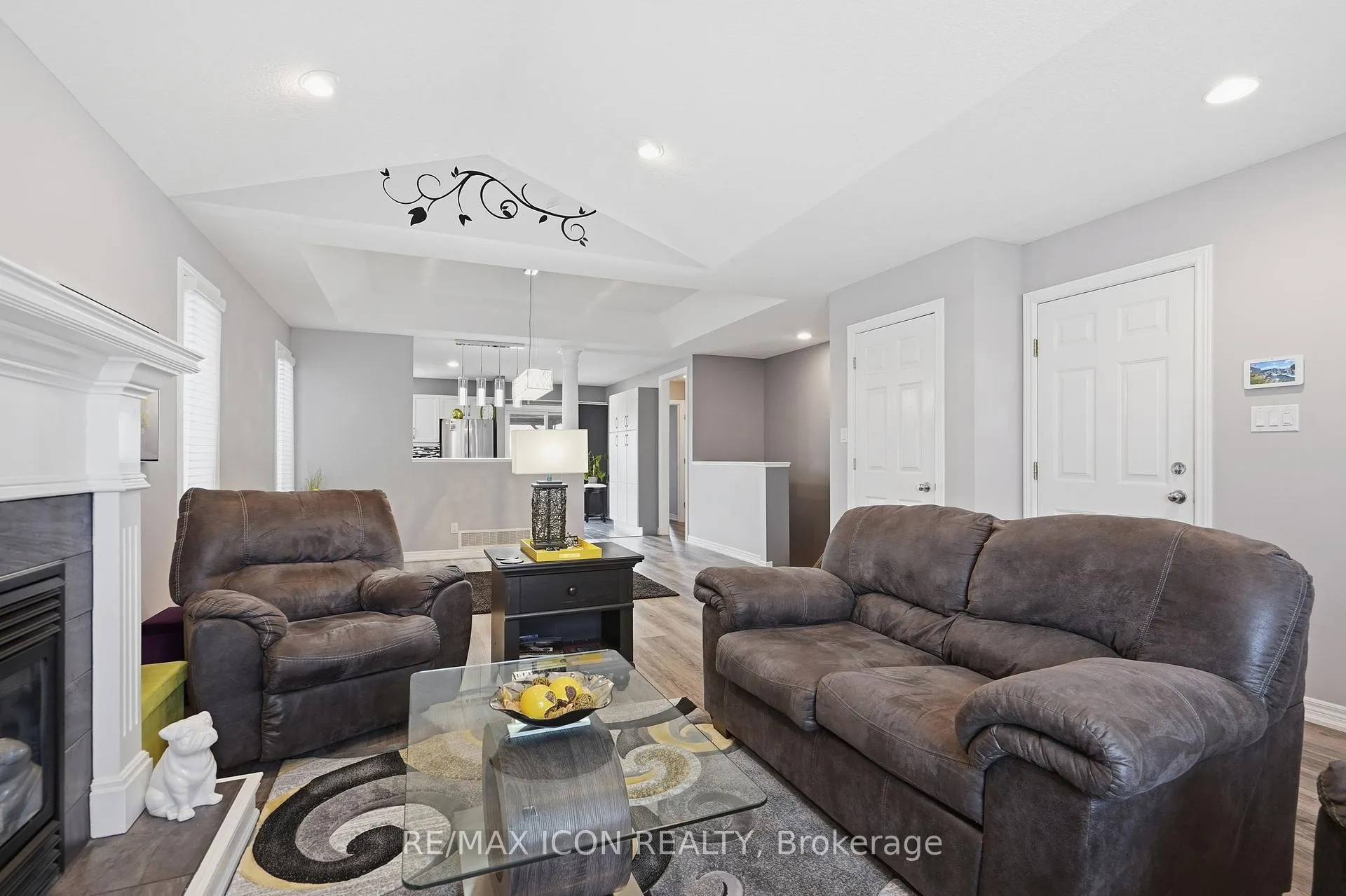 Photo 10 of 53 Augusta Crescent, St. Thomas — HOMEH
