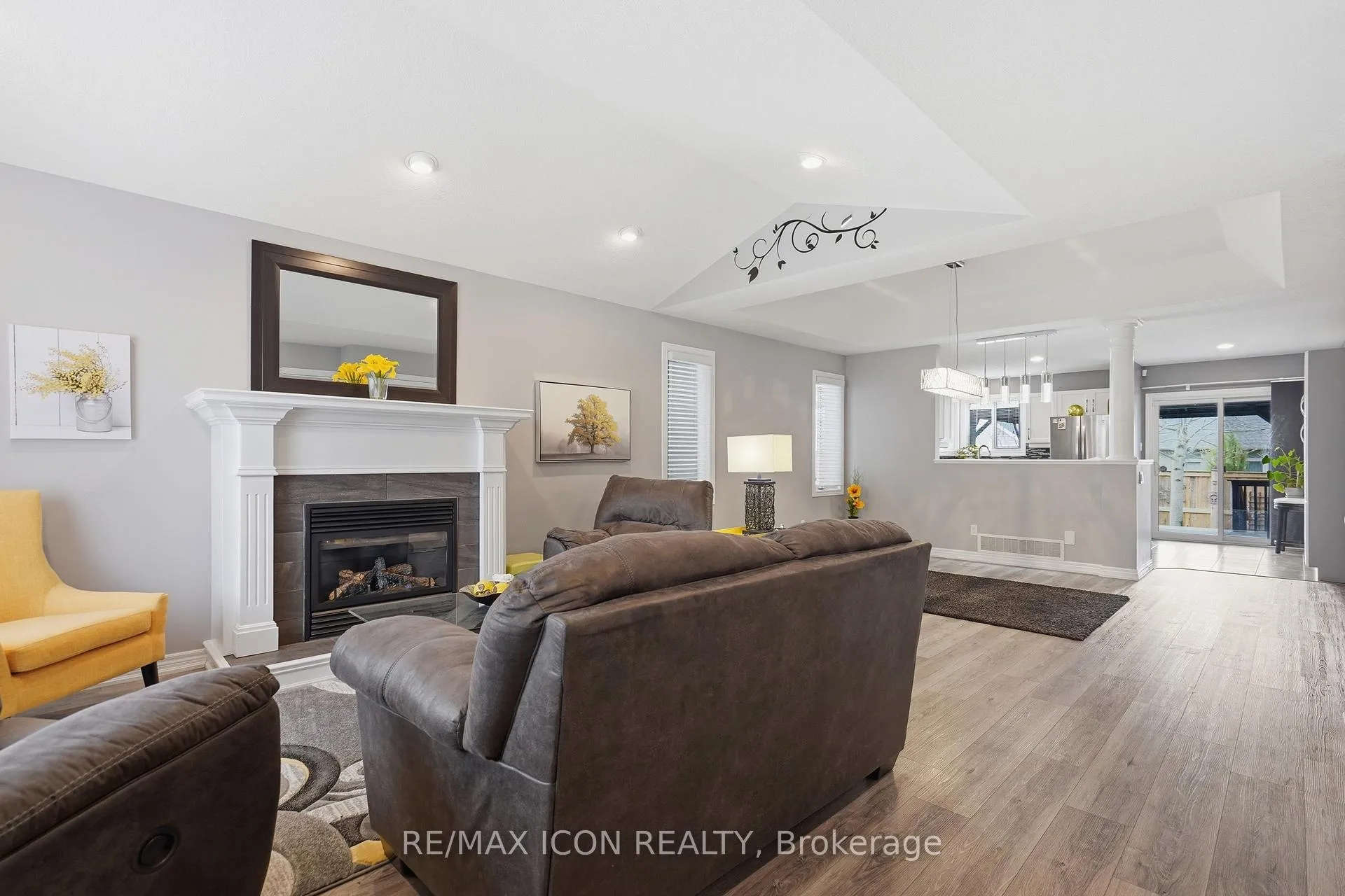 Photo 11 of 53 Augusta Crescent, St. Thomas — HOMEH