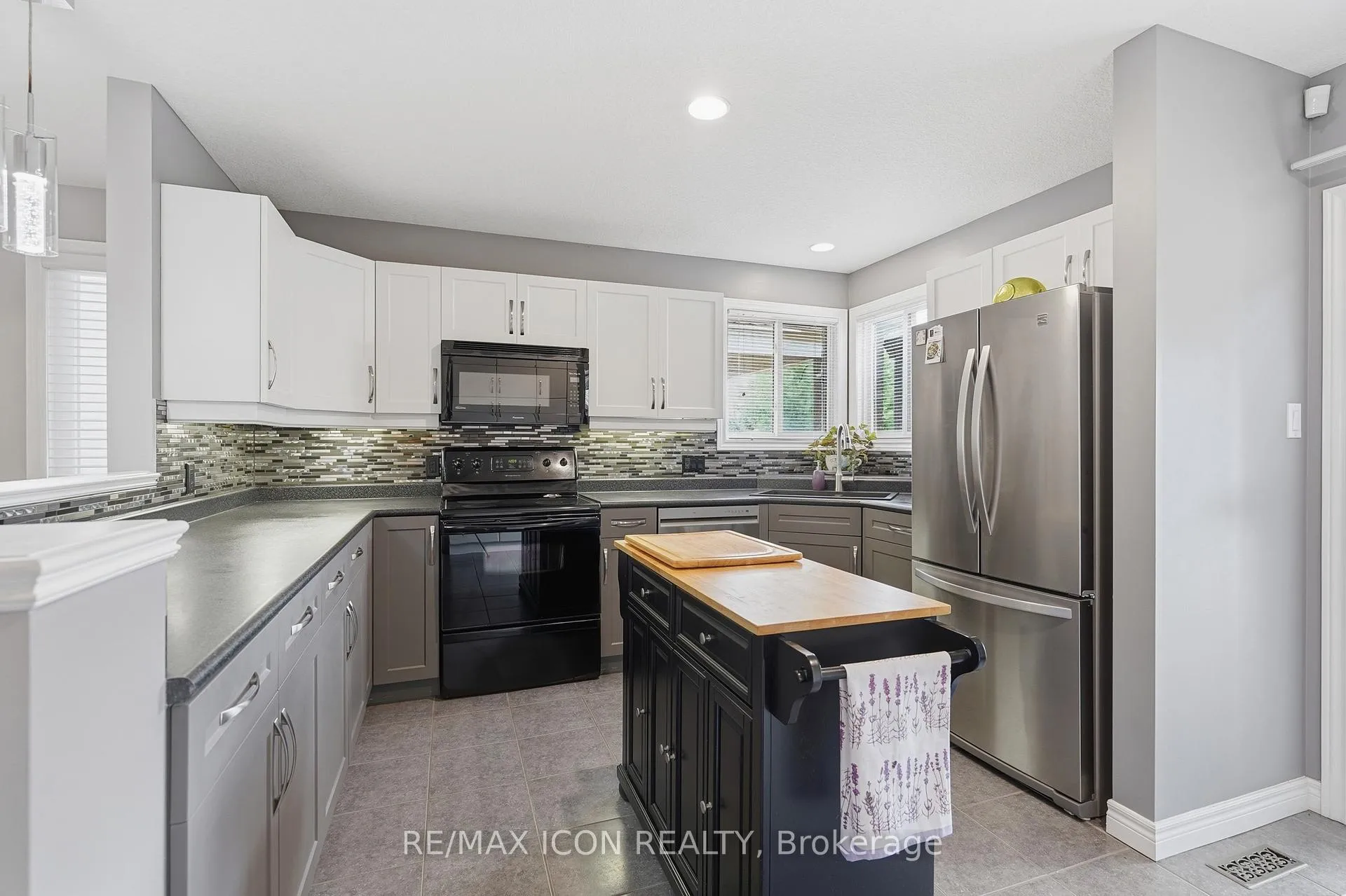 Photo 15 of 53 Augusta Crescent, St. Thomas — HOMEH